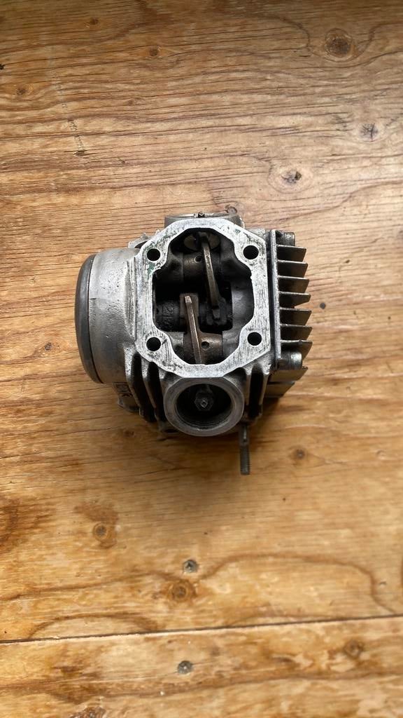 Honda ss50 cilinderkop, Ophalen of Verzenden, Zo goed als nieuw