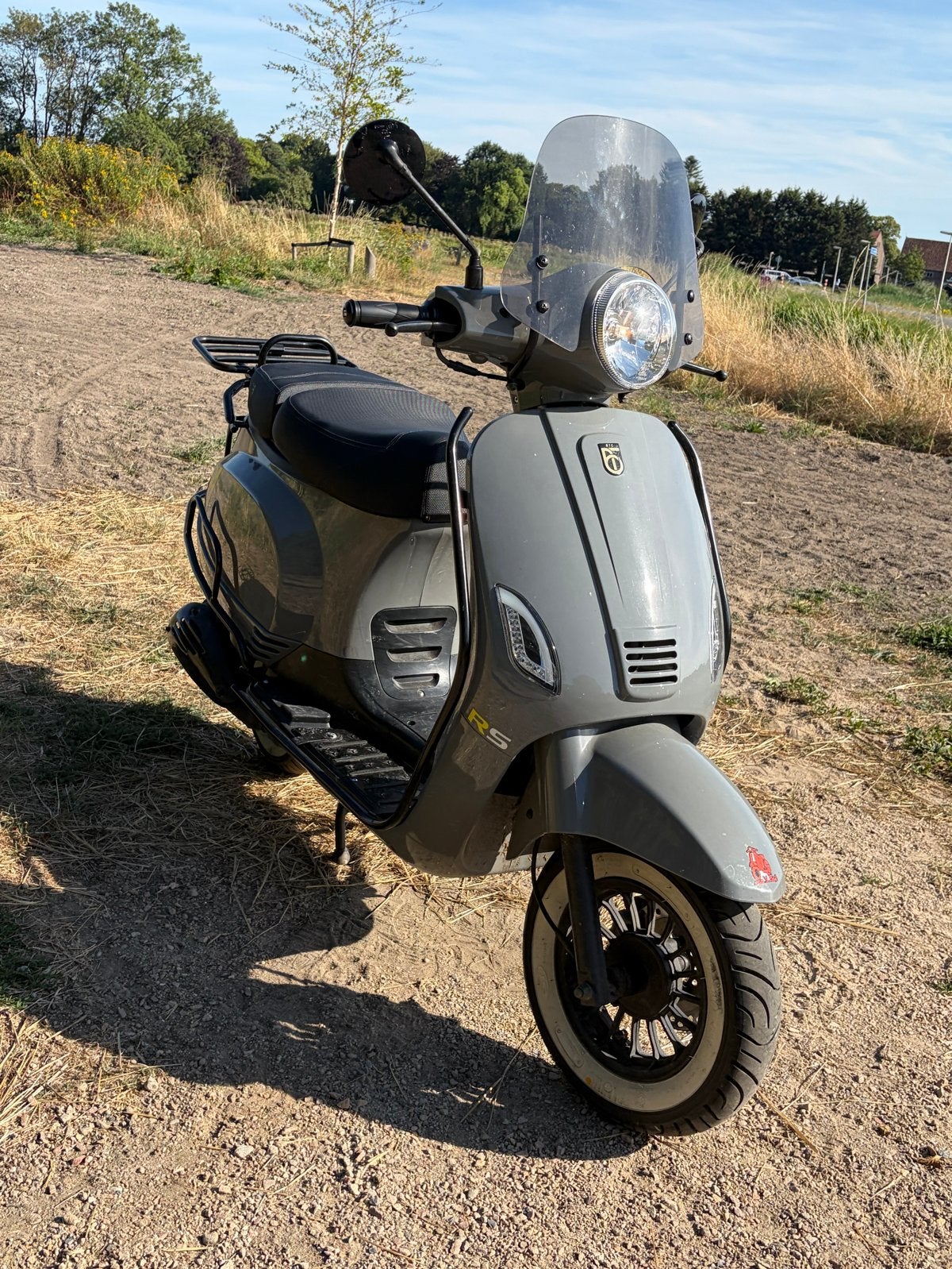 BTC Riva Luxury Scooter - Grijs, zo goed als nieuw, Fietsen en Brommers, Scooters | Overige merken, Ophalen, Maximaal 45 km/u