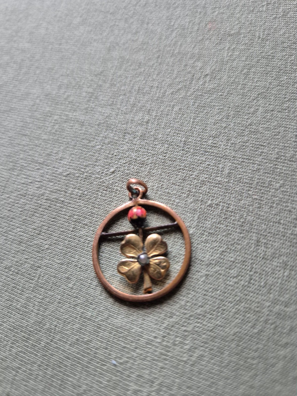 Antiek Klavertje Vier hanger met Lieveheersbeestje, Ophalen of Verzenden, Overige materialen, Overige merken