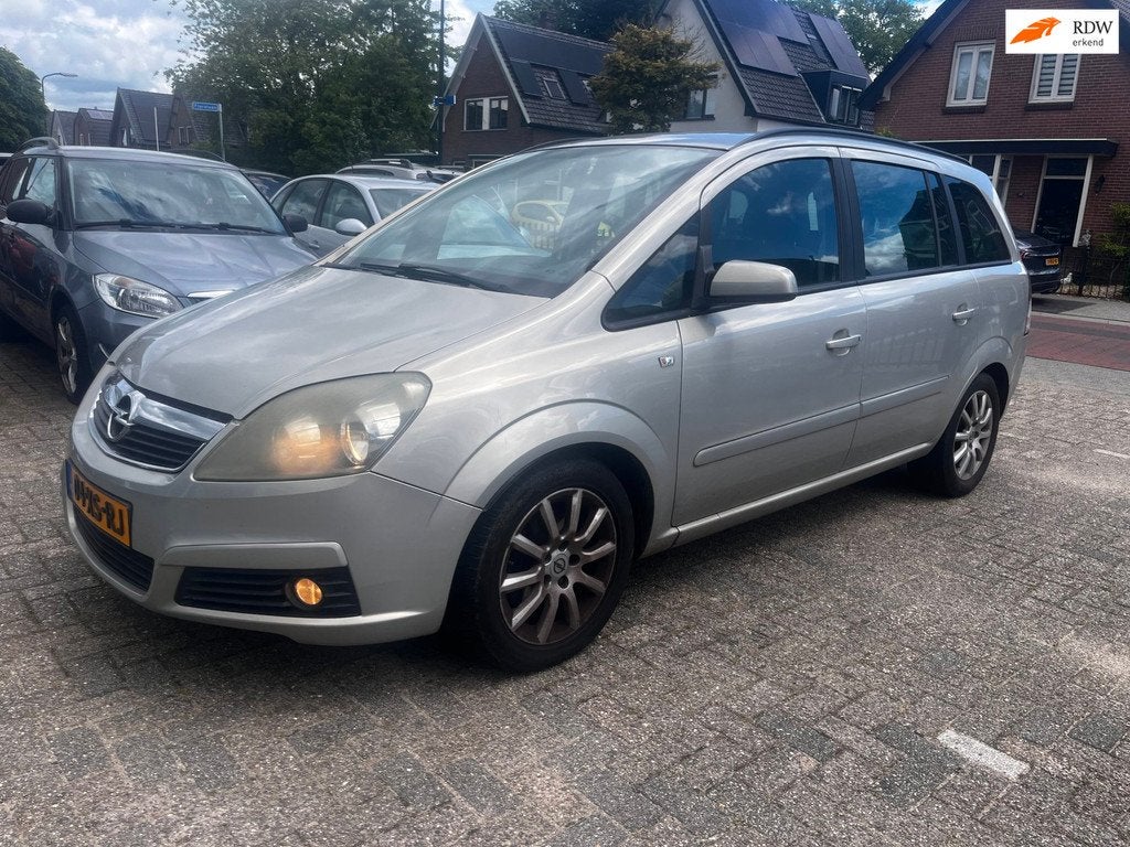 Opel Zafira 1.8 Cosmo Isofix ecc trekhaak 7 Persoons inruilk, Auto's, Stof, Gebruikt, 4 cilinders, Origineel Nederlands