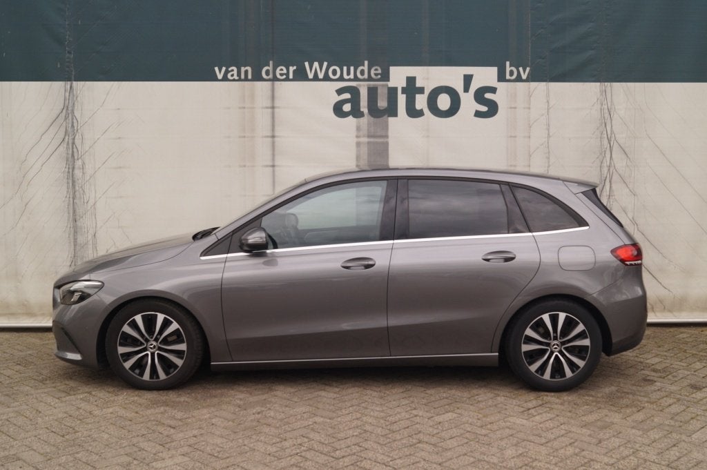 Mercedes-Benz B-Klasse 250 225pk Automaat Advantage -LED-NAV, Gebruikt, 4 cilinders, Leder en Stof, Origineel Nederlands