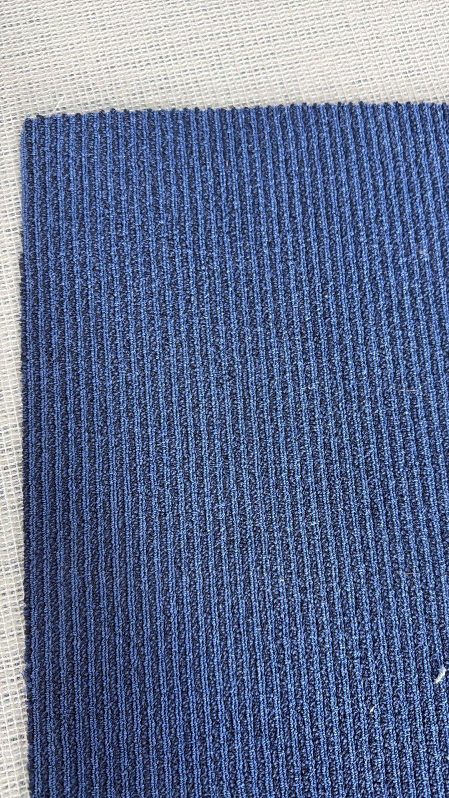 Opruiming: Nieuw coupon tapijt Edel Stockholm 4,30x4m, Ophalen, Nieuw, Blauw, 200 cm of meer