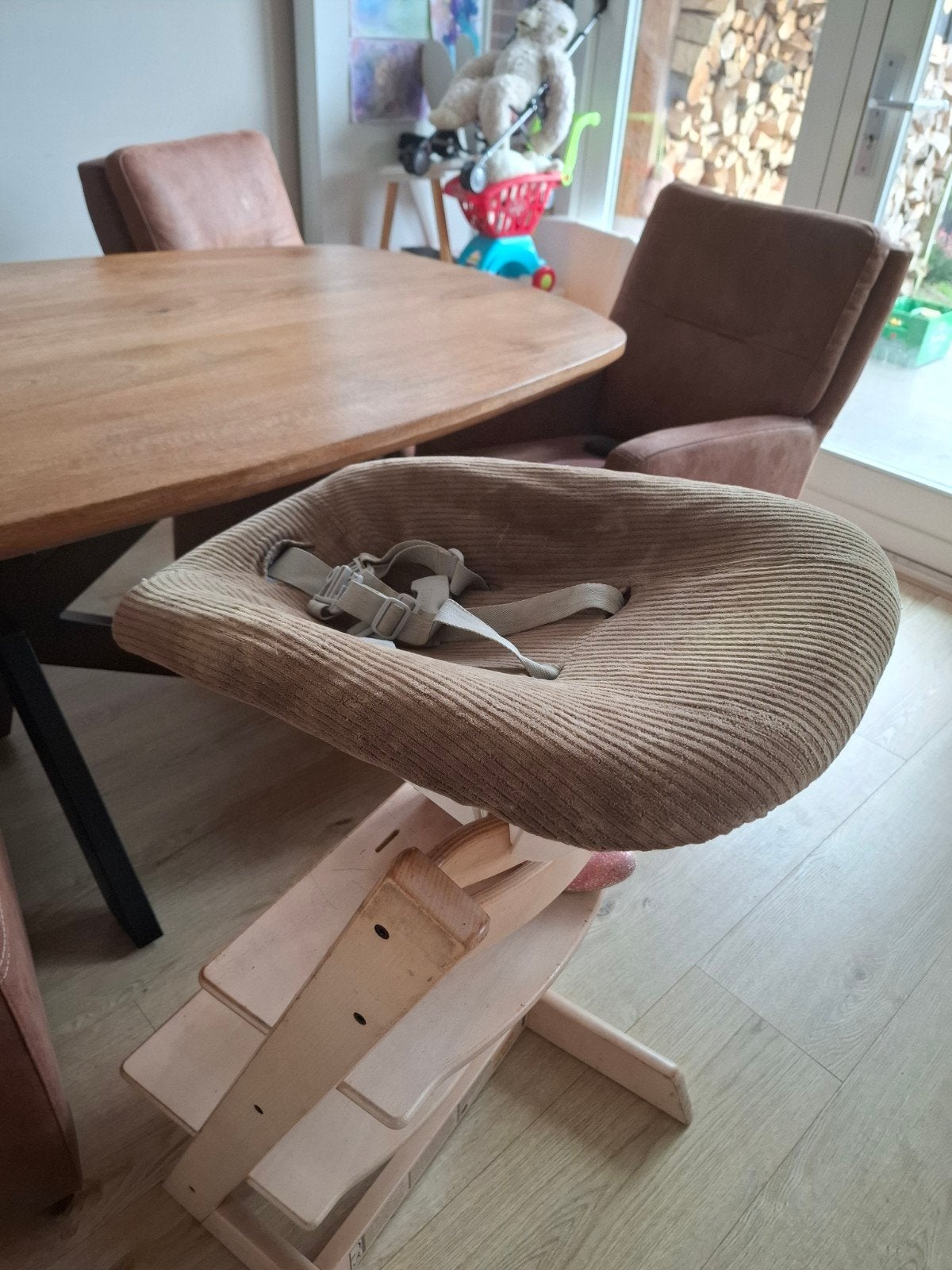 Stokke baby zitje met groene ribstof hoes, Ophalen, Gebruikt, Meegroeistoel, Aanschuifbaar