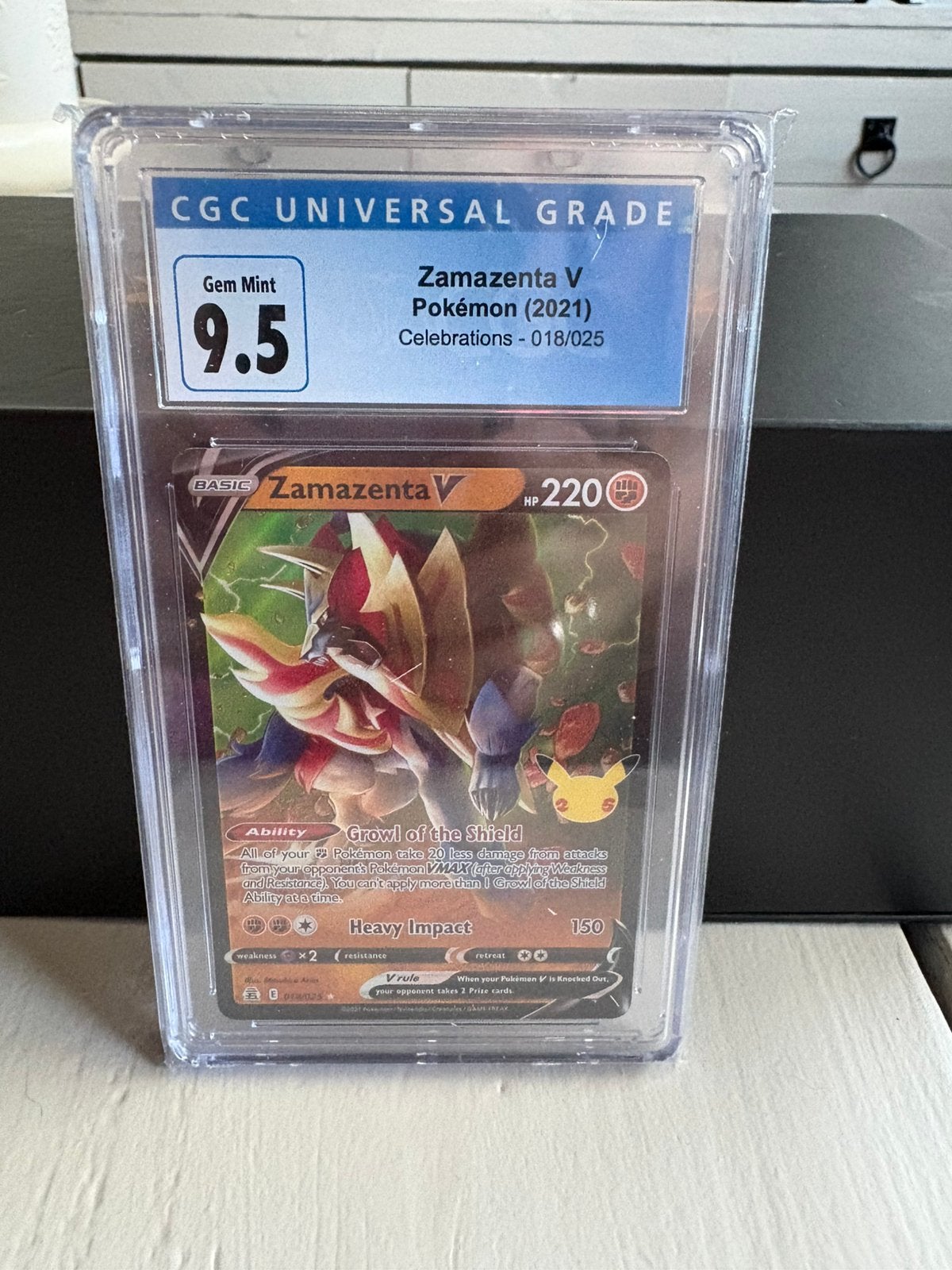 Zamazenta v celebration grade 9,5, Ophalen of Verzenden, Zo goed als nieuw, Meerdere kaarten, Foil