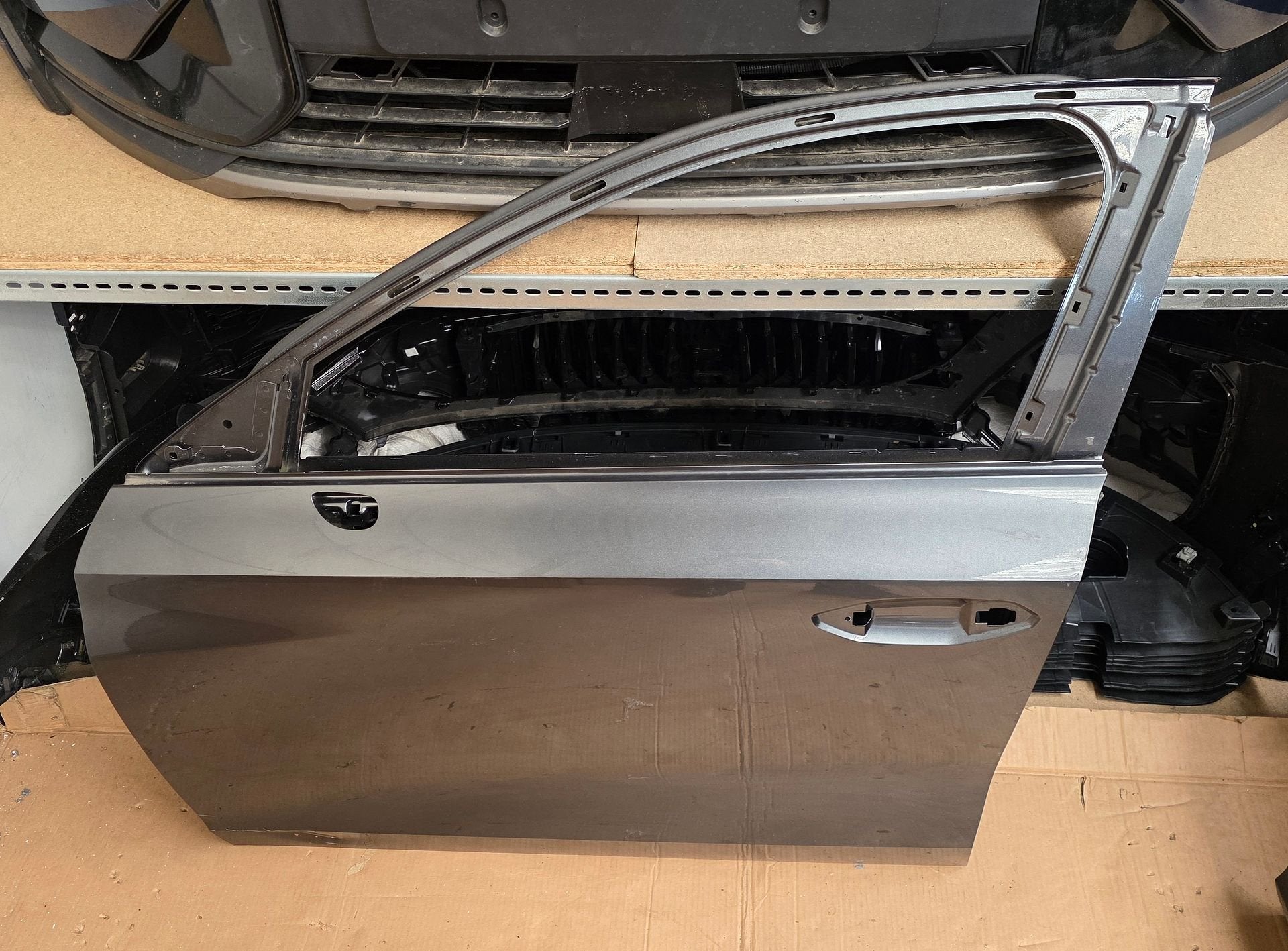 AUDI A3 8Y0 PORTIER LINKS DEUR VOORPORTIER LINKSVOOR GRIJS, Gebruikt, -, Deur, Voor