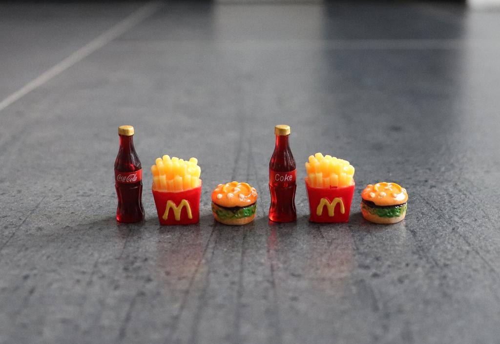 Setje hamburger friet cola miniatuur nieuw 1:6 barbie blythe, Verzamelen, Ophalen of Verzenden, Nieuw, Decoratie