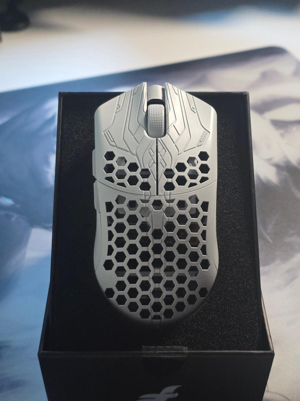 Finalmouse Frostlord Medium 2112/10000, Computers en Software, Muizen, Rechtshandig, Muis, Gaming muis, Ophalen of Verzenden