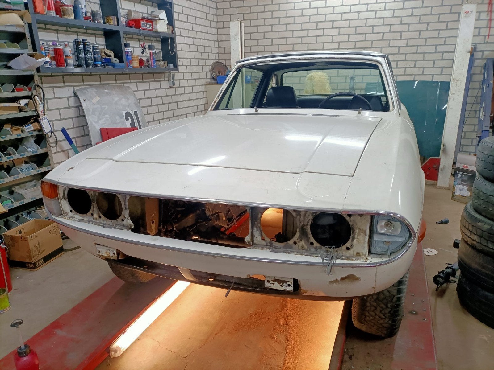 Twee Triumph Stag, foto 10