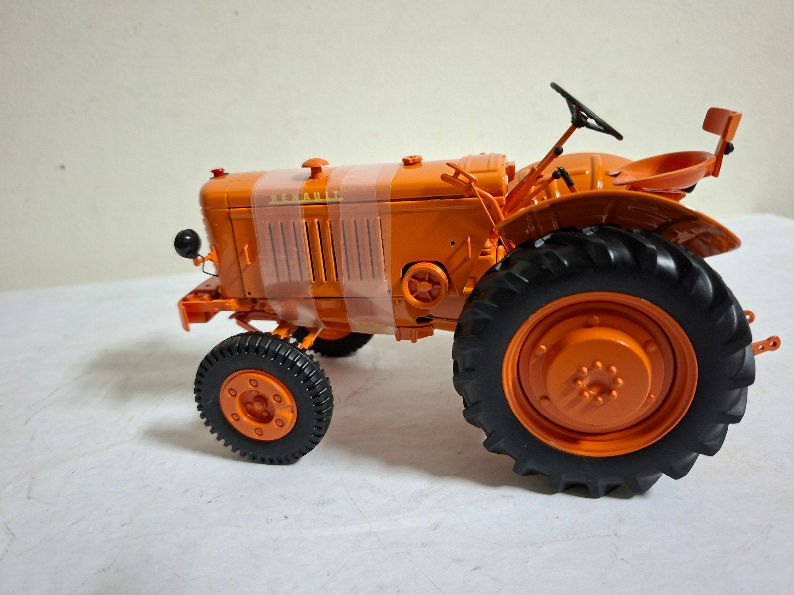 Renault R 3042. UH schaal 1:16., Ophalen of Verzenden, Nieuw, Groter dan 1:32, Overige merken