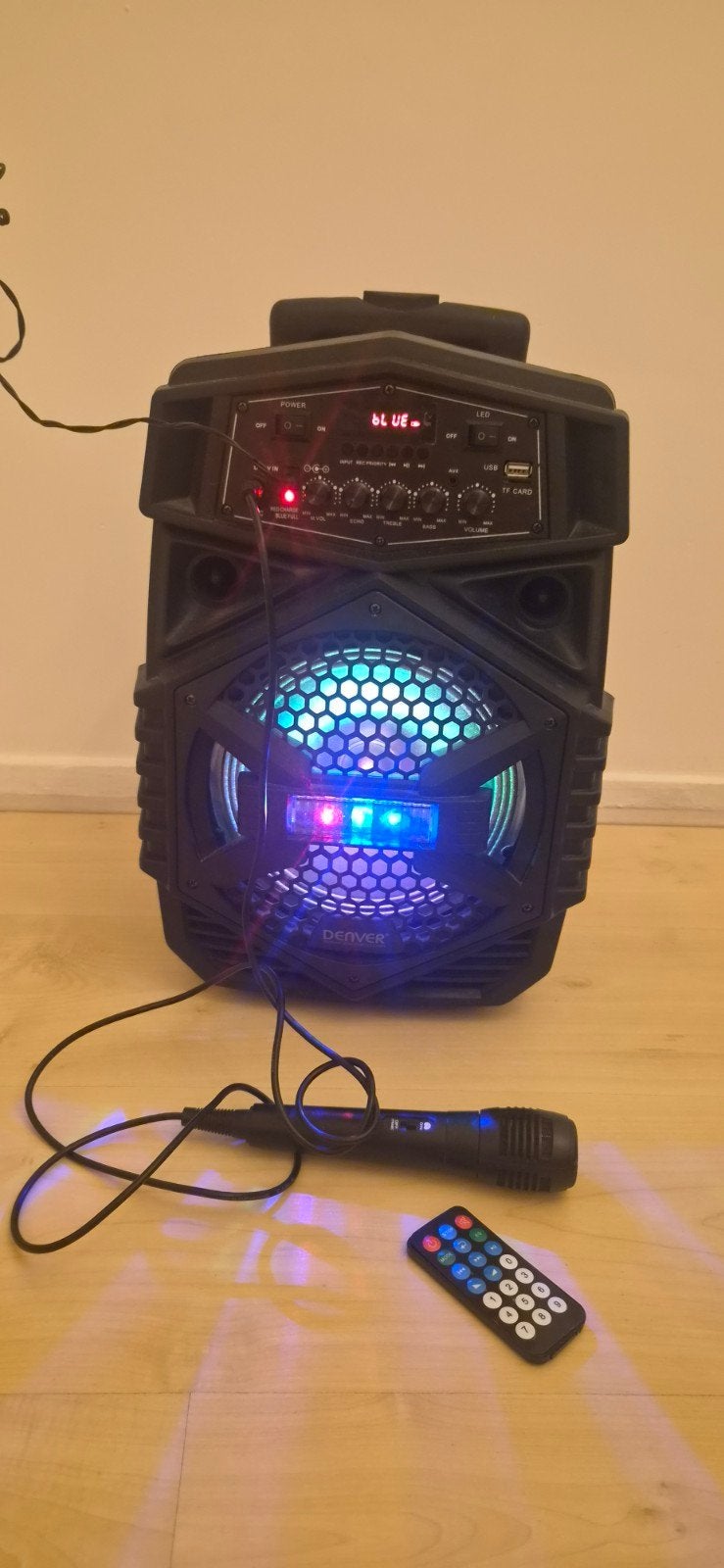 denver trolley speaker met microfoon, led en Bluetooth enz, Ophalen