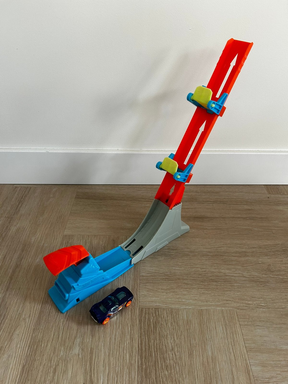 Hot Wheels Vertical Power Launch Baan met Auto, Ophalen, Gebruikt, Handmatig, Hot Wheels