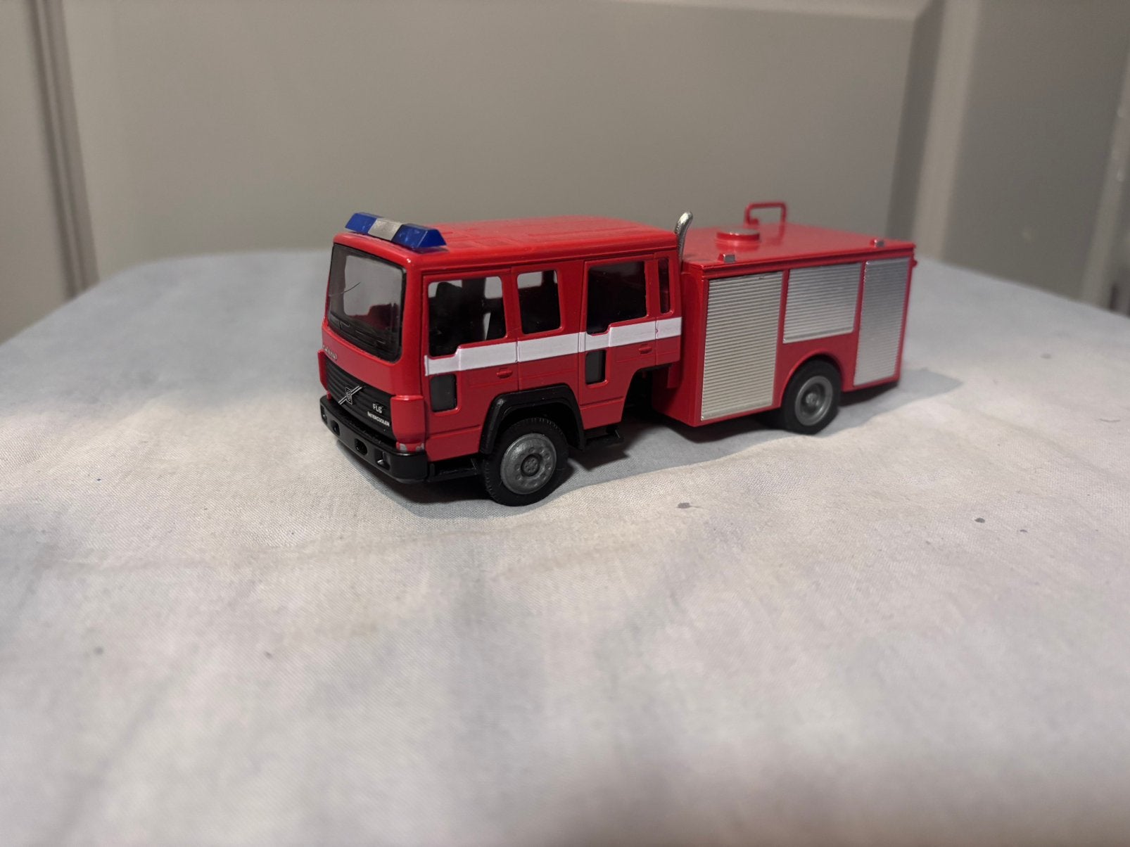 Brandweer volvo nzg/conrad, Verzenden, Zo goed als nieuw, Bus of Vrachtwagen, Conrad