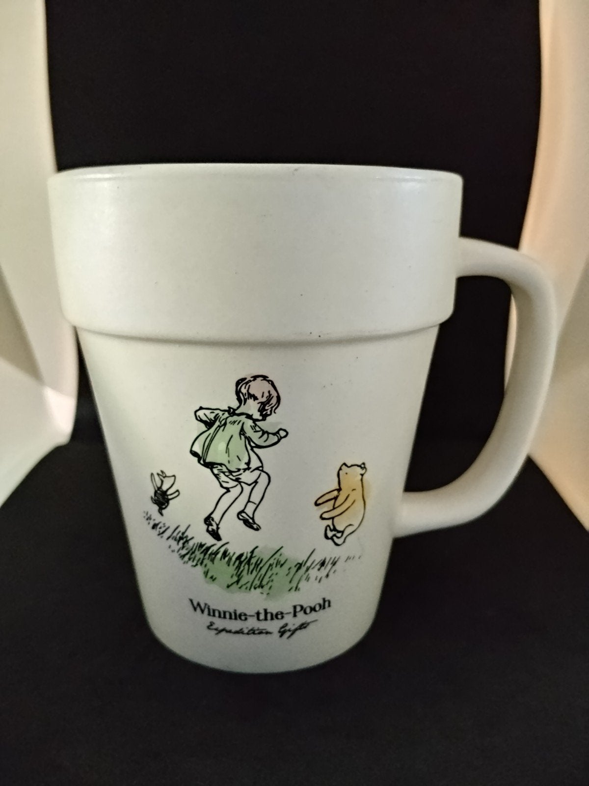 Winnie de Poeh Mok - nostalgisch, Verzamelen, Disney, Ophalen of Verzenden, Winnie de Poeh of vrienden, Gebruikt, Servies