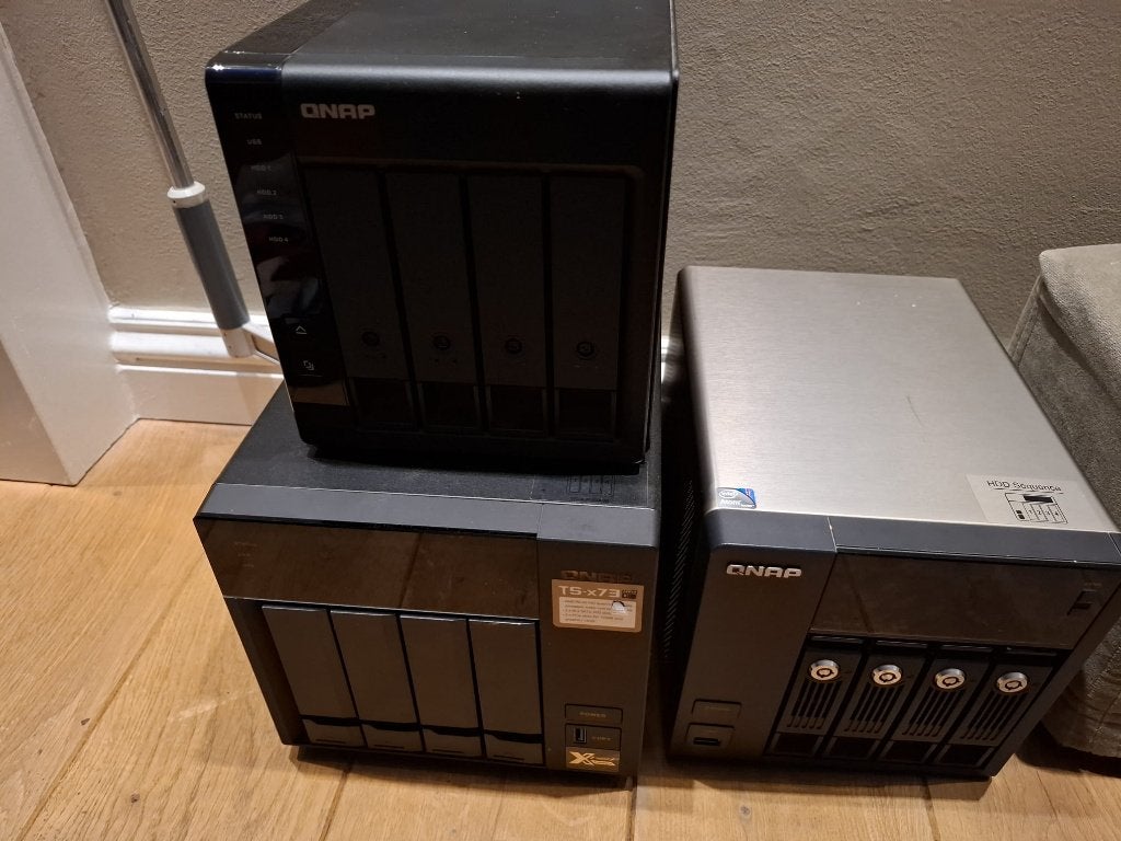 Qnap TS-473+TR-004+TS-439 met Hardeschijf, Ophalen of Verzenden, Zo goed als nieuw