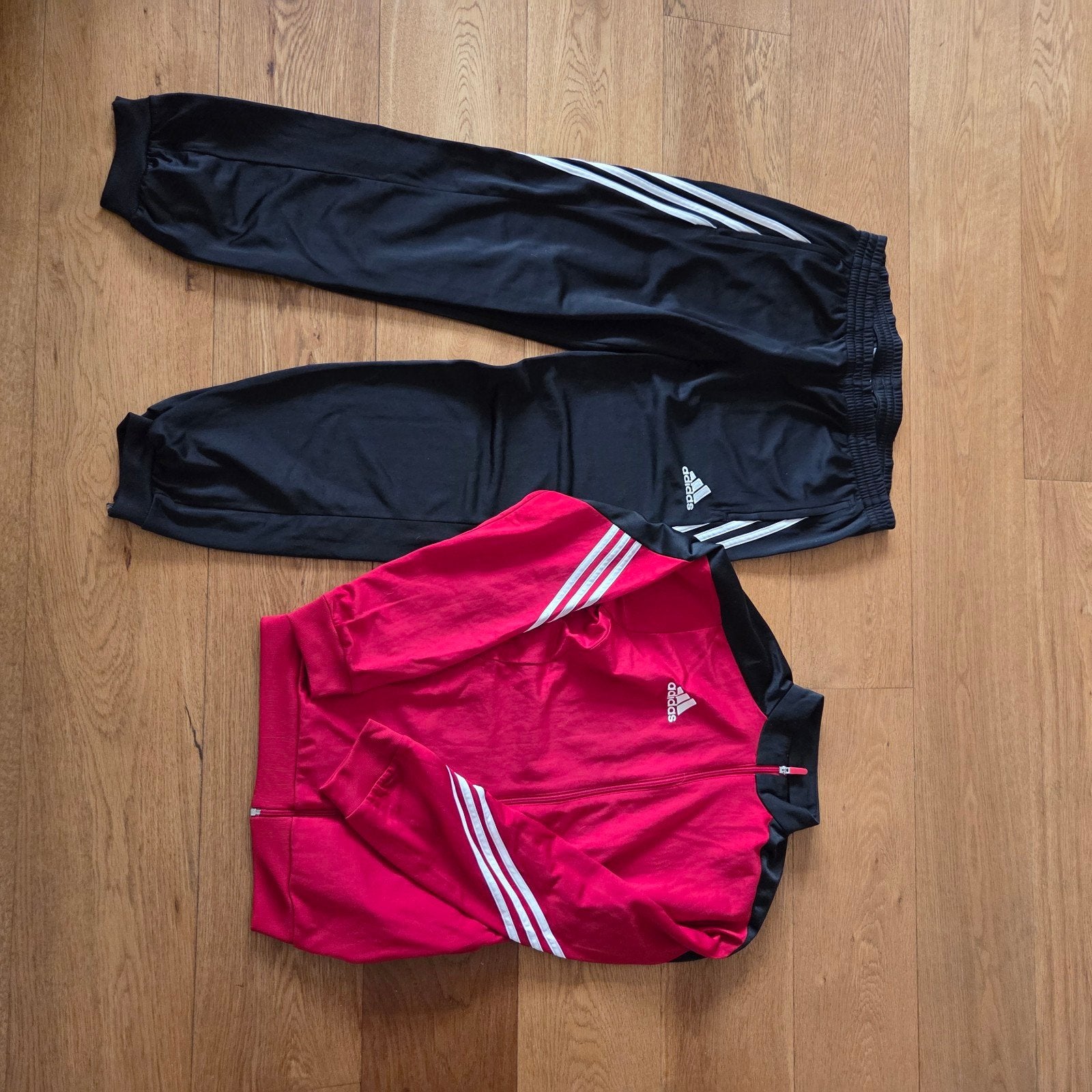 Adidas Trainingspak L - Rood Zwarte, Maat 52/54 (L), Ophalen of Verzenden, Adidas, Gedragen