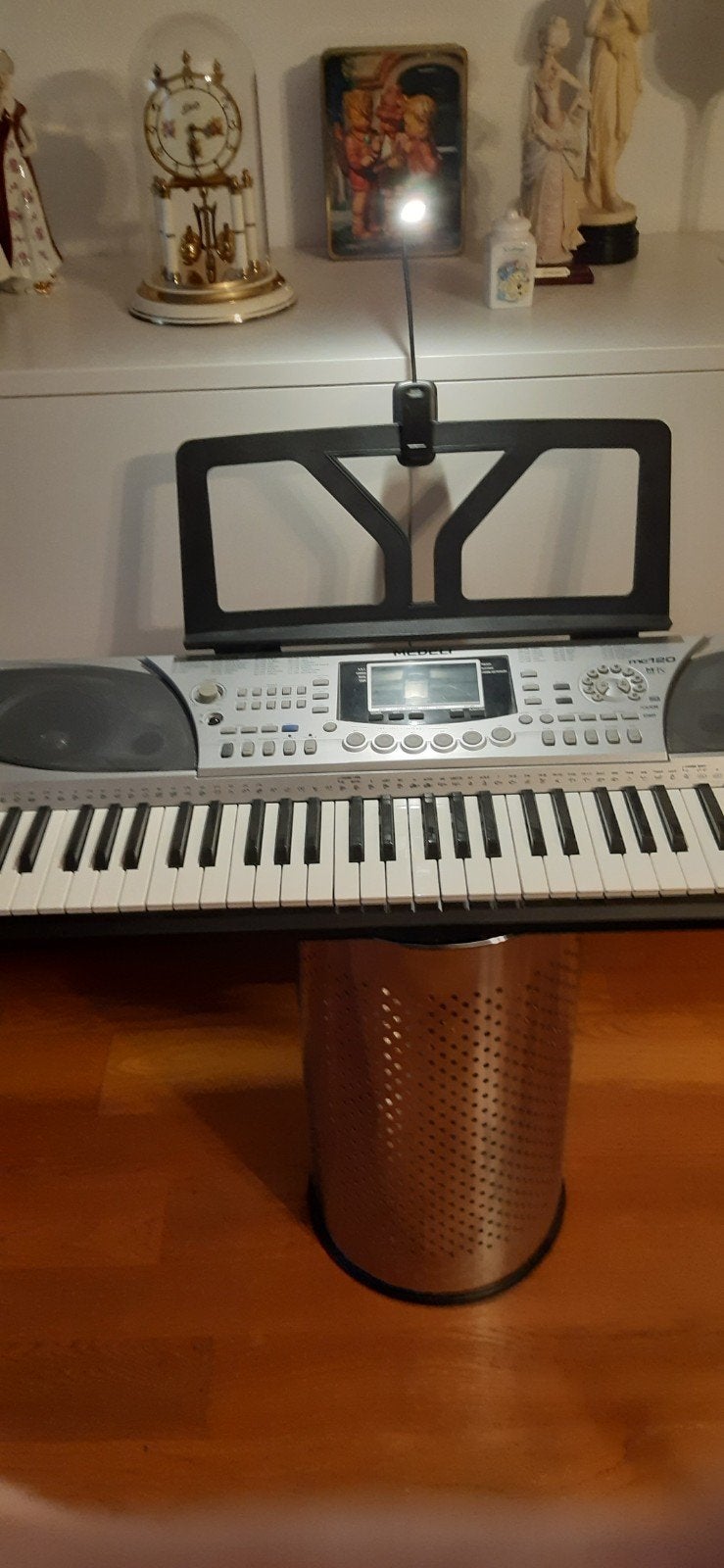 keyboard Medeli in nieuwstaat, Ophalen, Zo goed als nieuw, 61 toetsen, Medeli