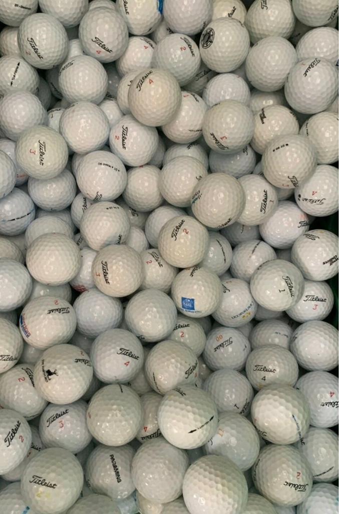 100 Titleist golfballen goede kwaliteit, Sport en Fitness, Golf, Ophalen of Verzenden, Zo goed als nieuw, Bal(len)