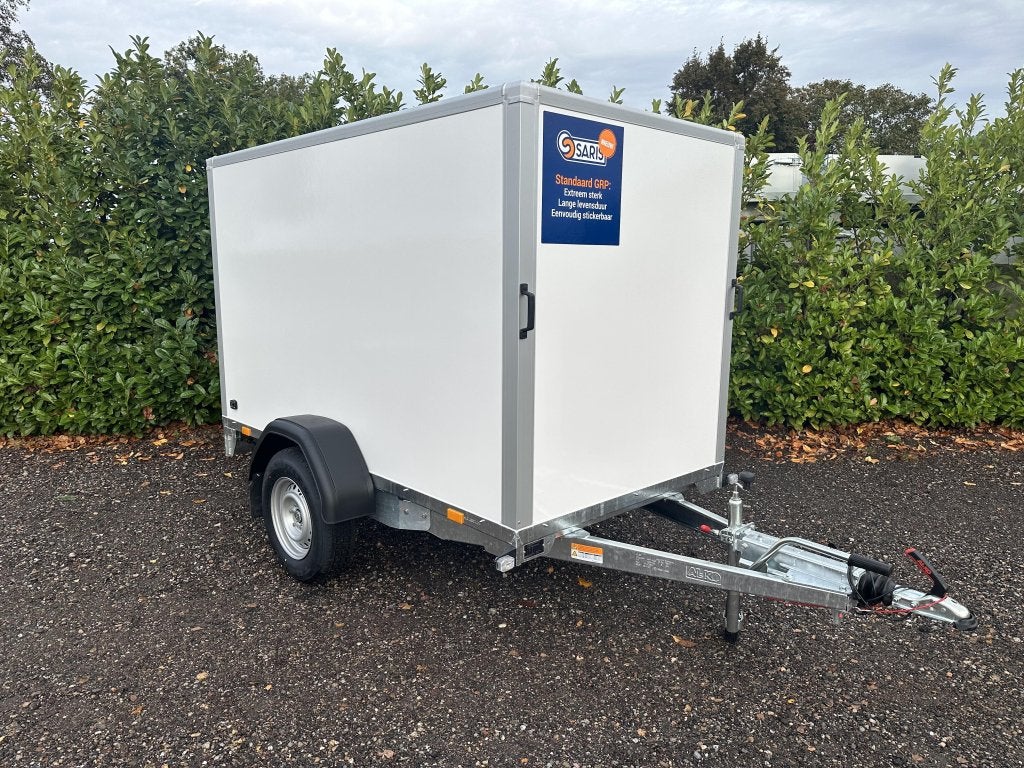 NIEUW Saris gesloten aanhangwagen 1350kg geremde enkelasser., Auto diversen, Aanhangers en Bagagewagens, Niet ingevuld, Nieuw