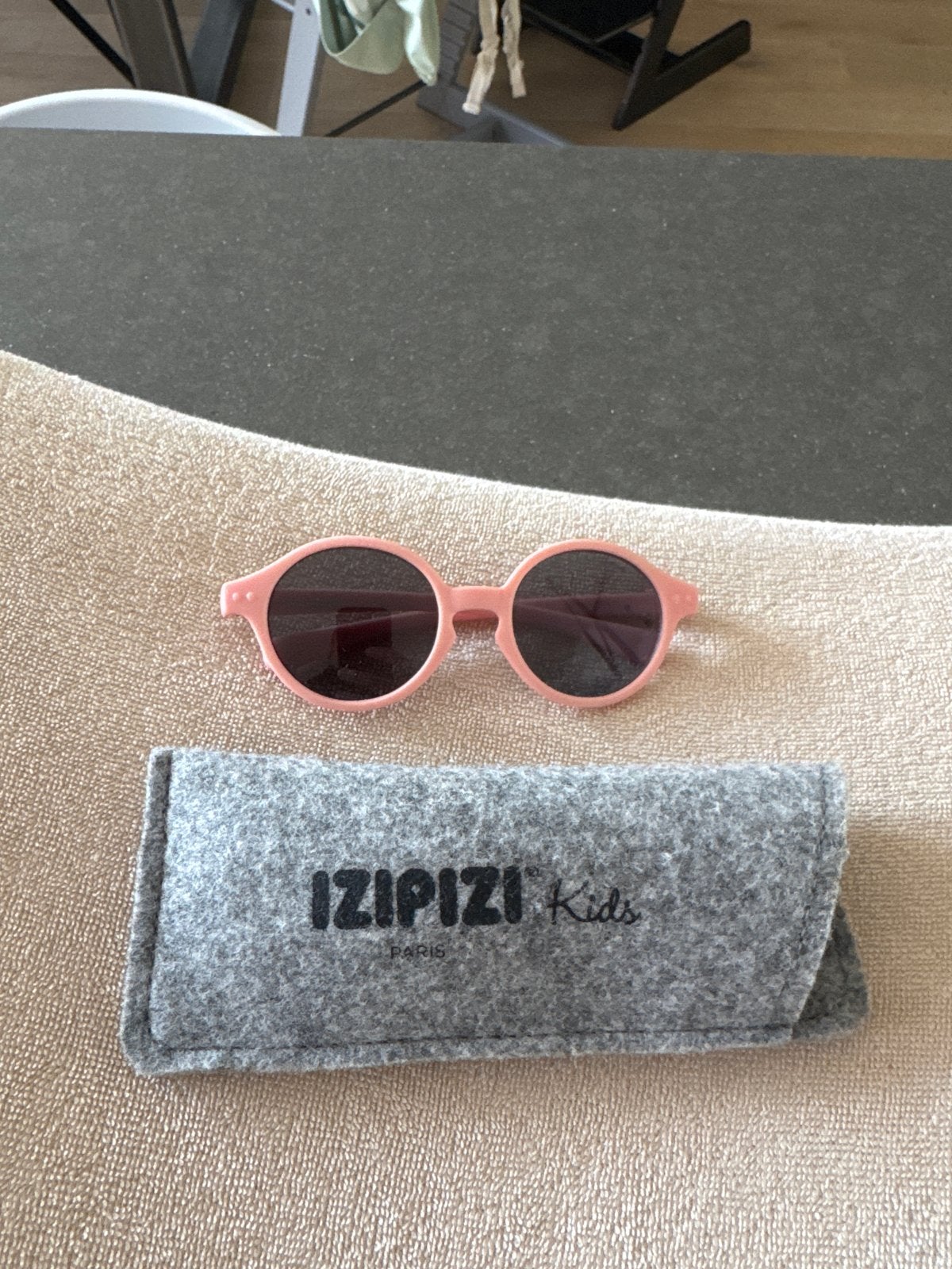 IZIPIZI baby Zonnebril Roze, Overige merken, Zonnebril, Ophalen of Verzenden, Zo goed als nieuw