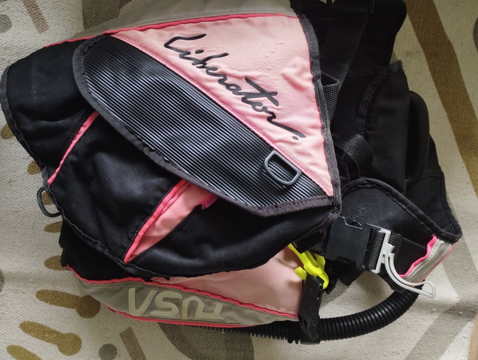 Trimvest Mares Liberator maat S met reserve ademautomaat, Watersport en Boten, Ophalen of Verzenden, Gebruikt, Trimvest of Wing