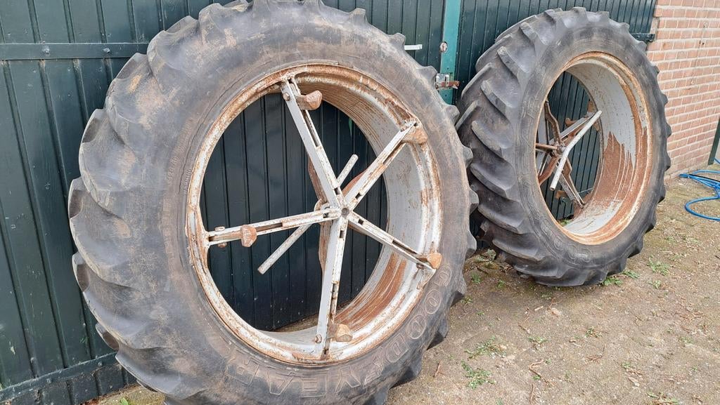 GoodYear 13.6-38 banden Molcon 5 ster dubbellucht, Zakelijke goederen, Agrarisch | Onderdelen | Banden, Velgen en Assen, Ophalen
