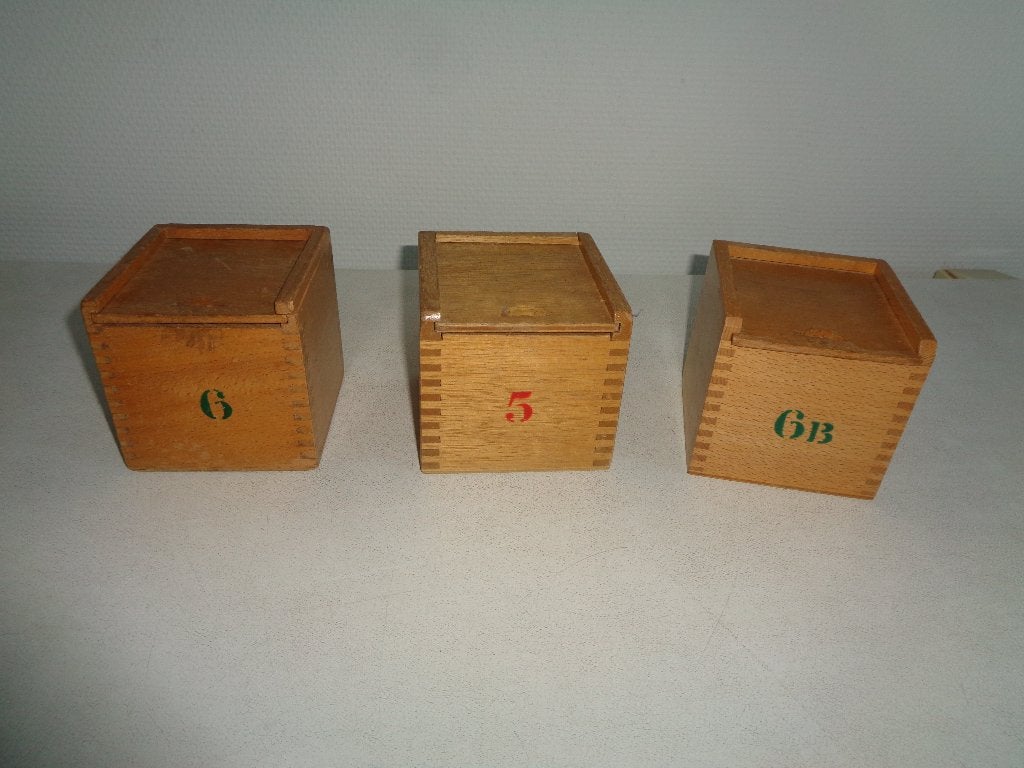3 Volle blokkendoosjes., Antiek en Kunst, Ophalen of Verzenden