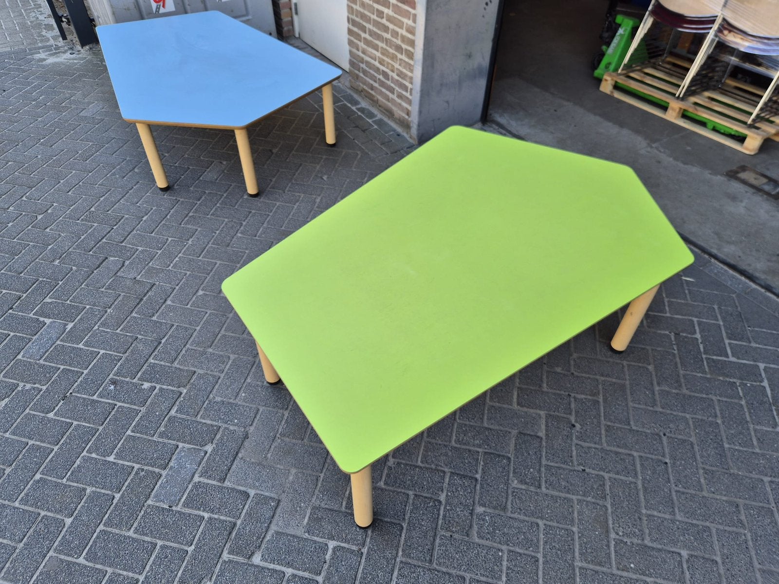 Kinderopvangtafel 170x80/140 cm - Blauw/Groen, Ophalen, Gebruikt, 100 tot 150 cm, Overige vormen