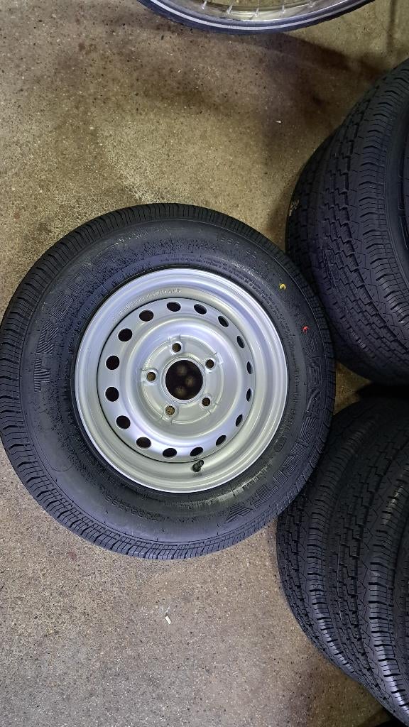 165R13C 96/94 steek 5/112 kompleet nieuw {prijs € 90,- euro), Ophalen, Nieuw