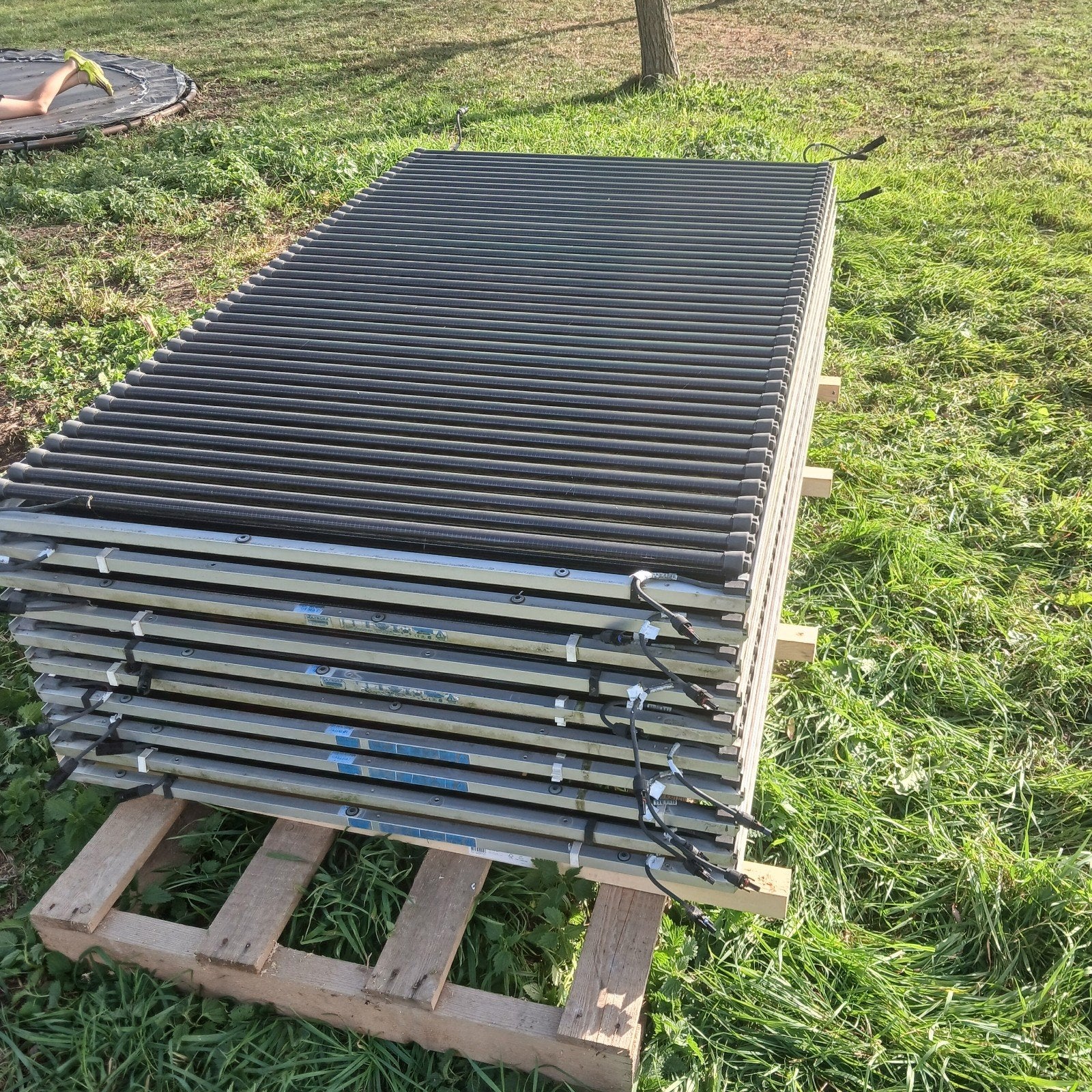 Solyndra Zonnepanelen 165Wp - 30 stuks (plat dak), Doe-het-zelf en Verbouw, Ophalen, Gebruikt