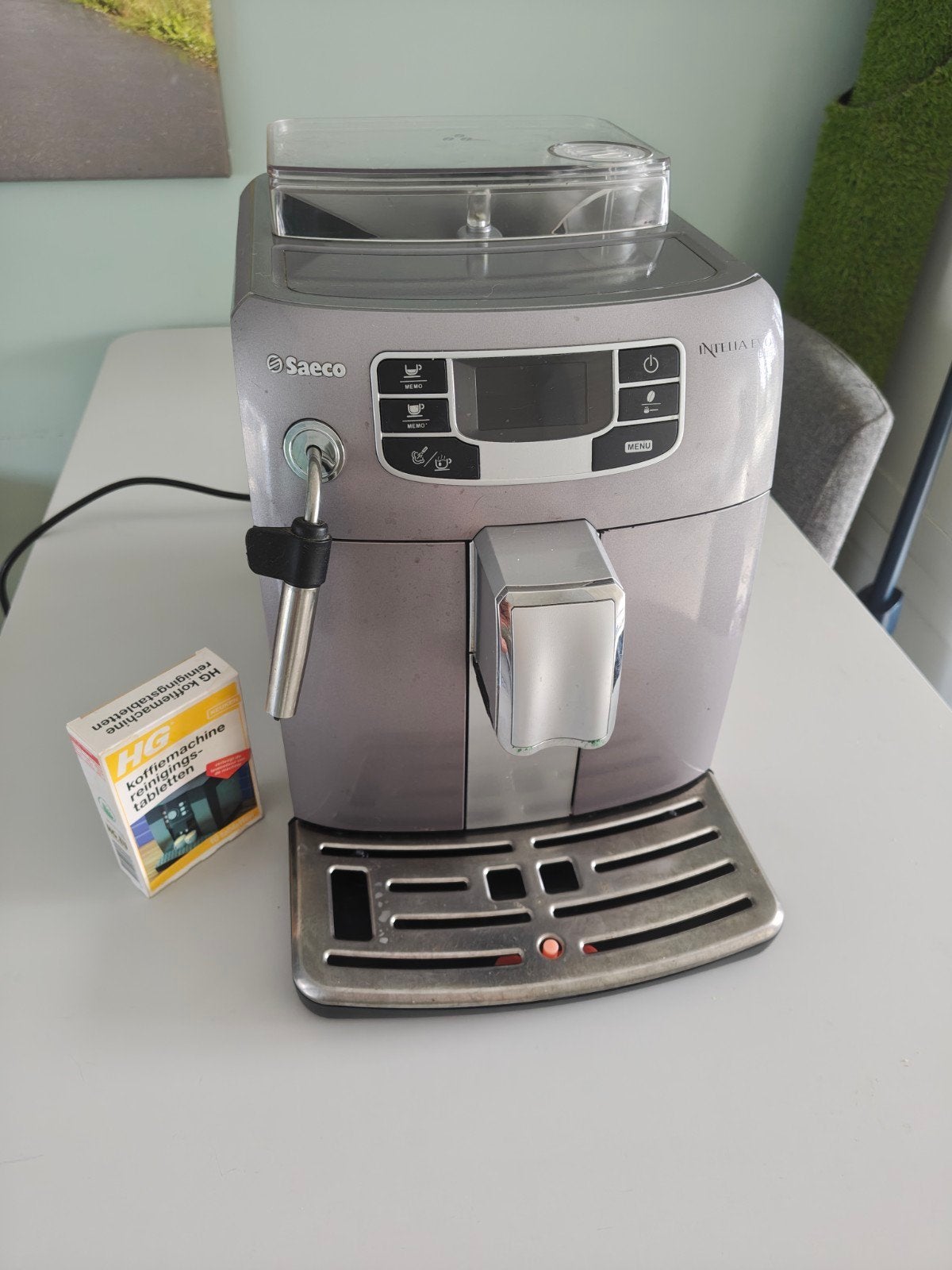 Saeco Intelia volautomatische espressomachine, Witgoed en Apparatuur, Gebruikt, Espresso apparaat, Koffiebonen, 2 tot 4 kopjes