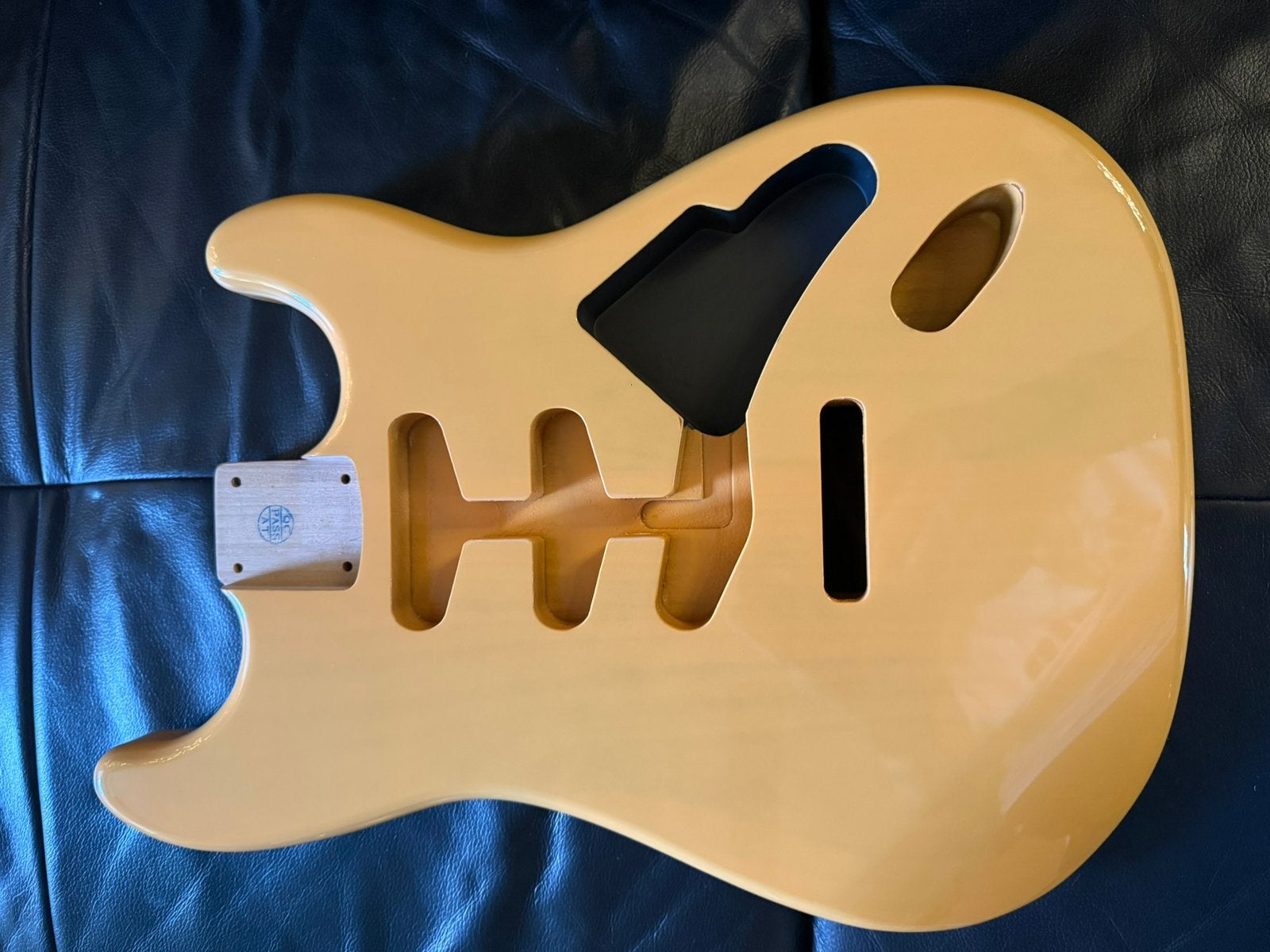 Stratocaster body Butterscotch Blond poly finish “ wenf, Verzenden, Geen, Geen, Jpsg