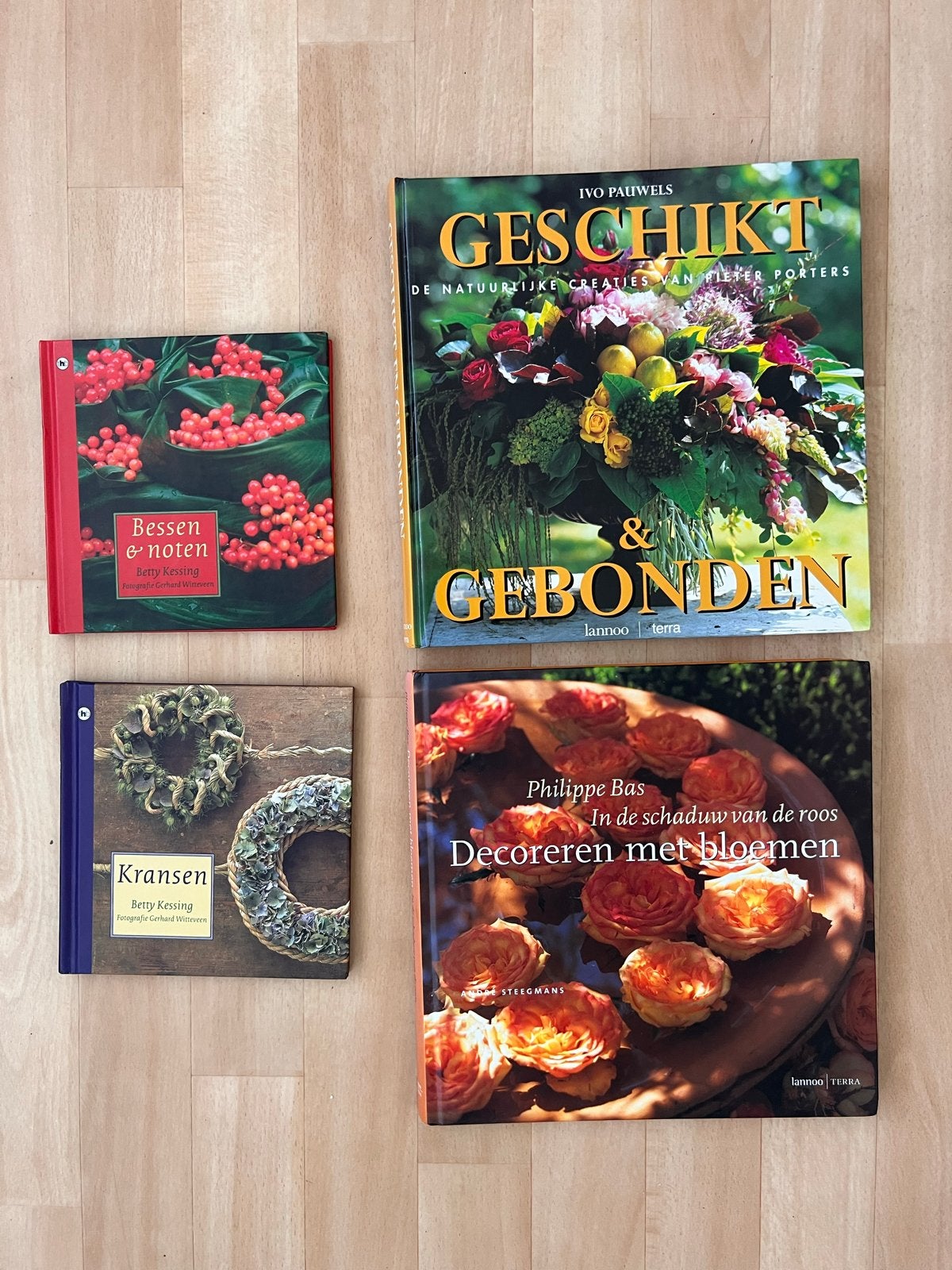 Boekenpakket: Bloemschikken, Bessen, Noten en Kransen, Boeken, Ophalen of Verzenden, Gelezen, Overige onderwerpen