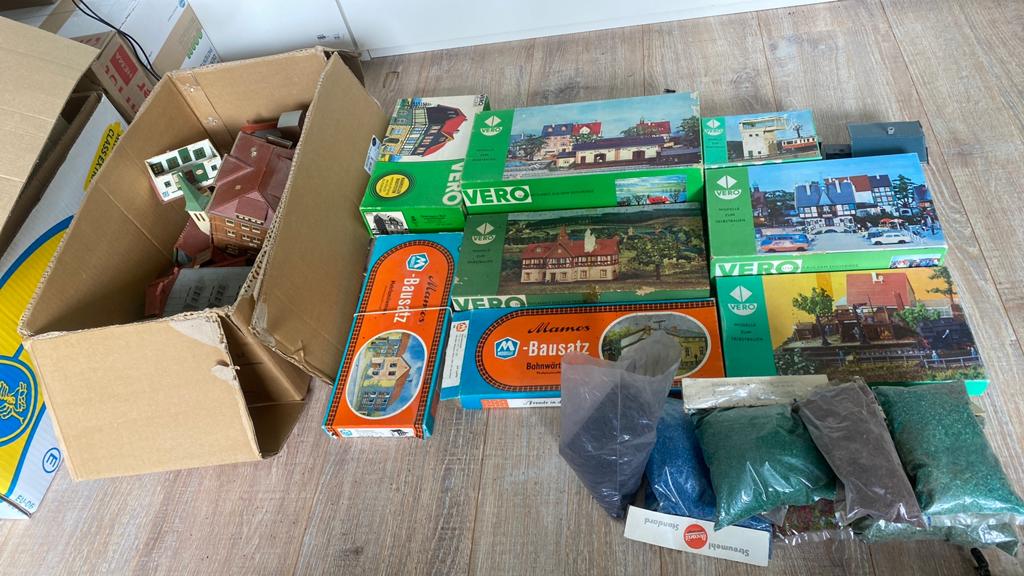 Moddel huisjes voor model treinspoor, Hobby en Vrije tijd, Modeltreinen | H0, Zo goed als nieuw, Brug, Tunnel of Gebouw, Gelijkstroom of Wisselstroom