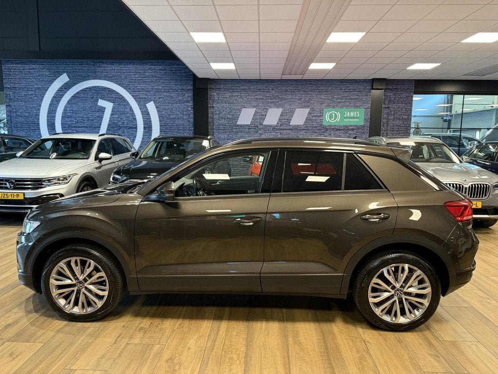 Volkswagen T-Roc 1.5 TSI Style |Navi|Carplay|Trekhaak|stoel, Stof, 4 cilinders, Automatische klimaatregeling, Origineel Nederlands