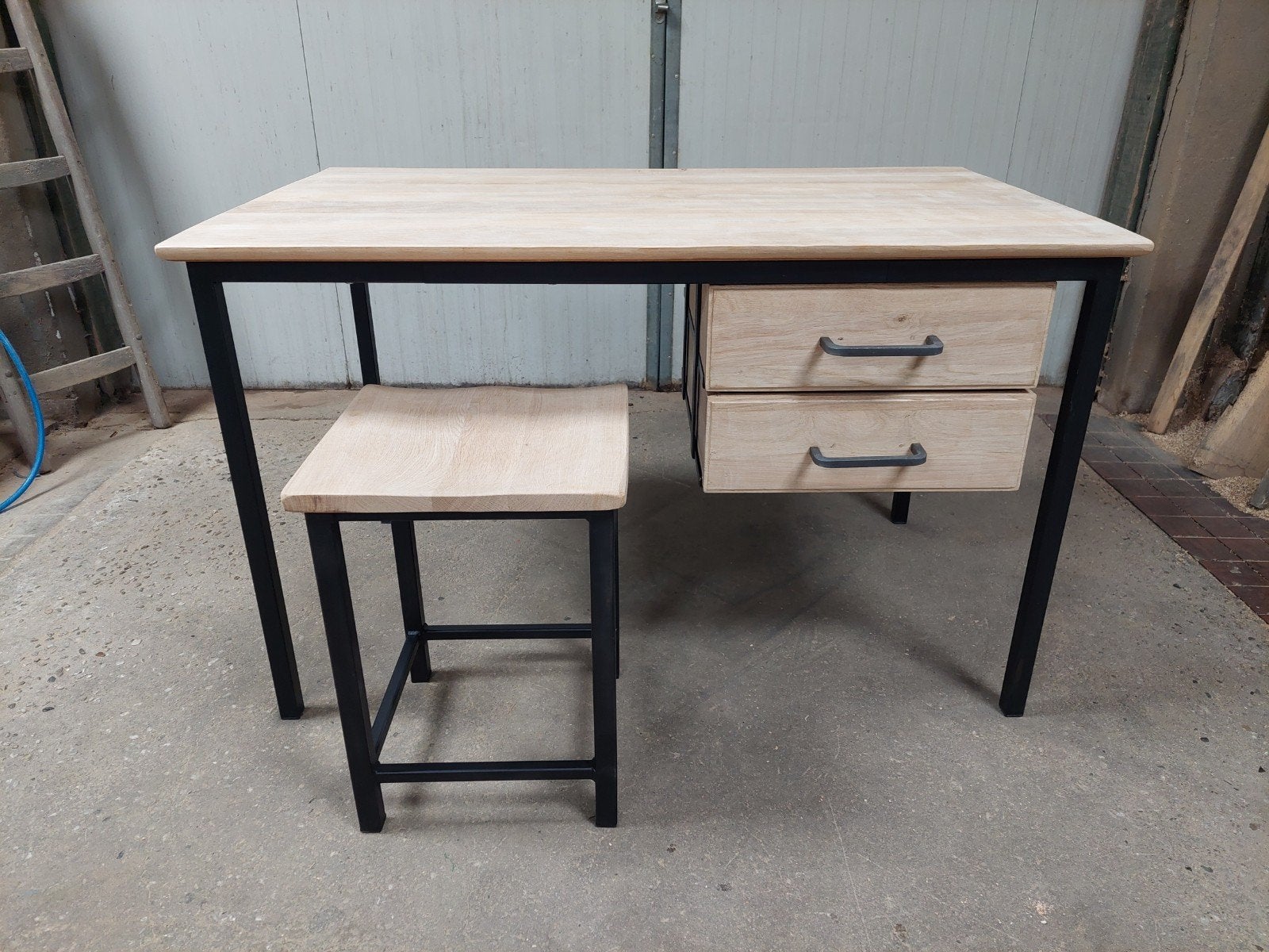 Eiken bureau, Huis en Inrichting, Ophalen, Met lades, Nieuw, Hout