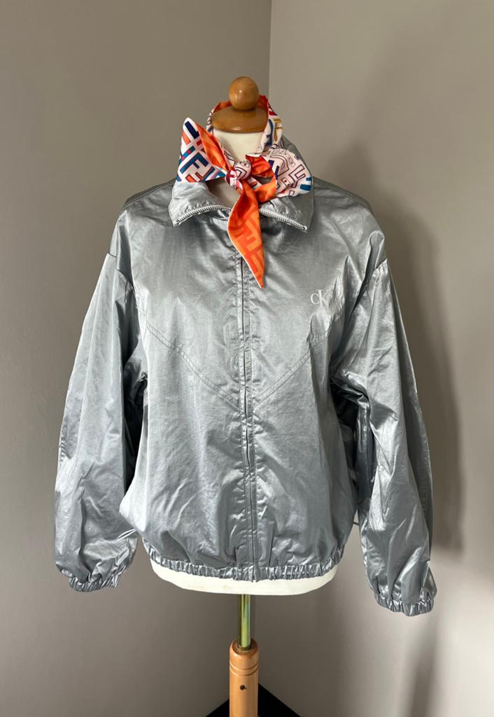 Nieuw!  Calvin Klein bomber Jack zilver M, Kleding | Dames, Ophalen of Verzenden, Zo goed als nieuw, Maat 38/40 (M), Overige kleuren