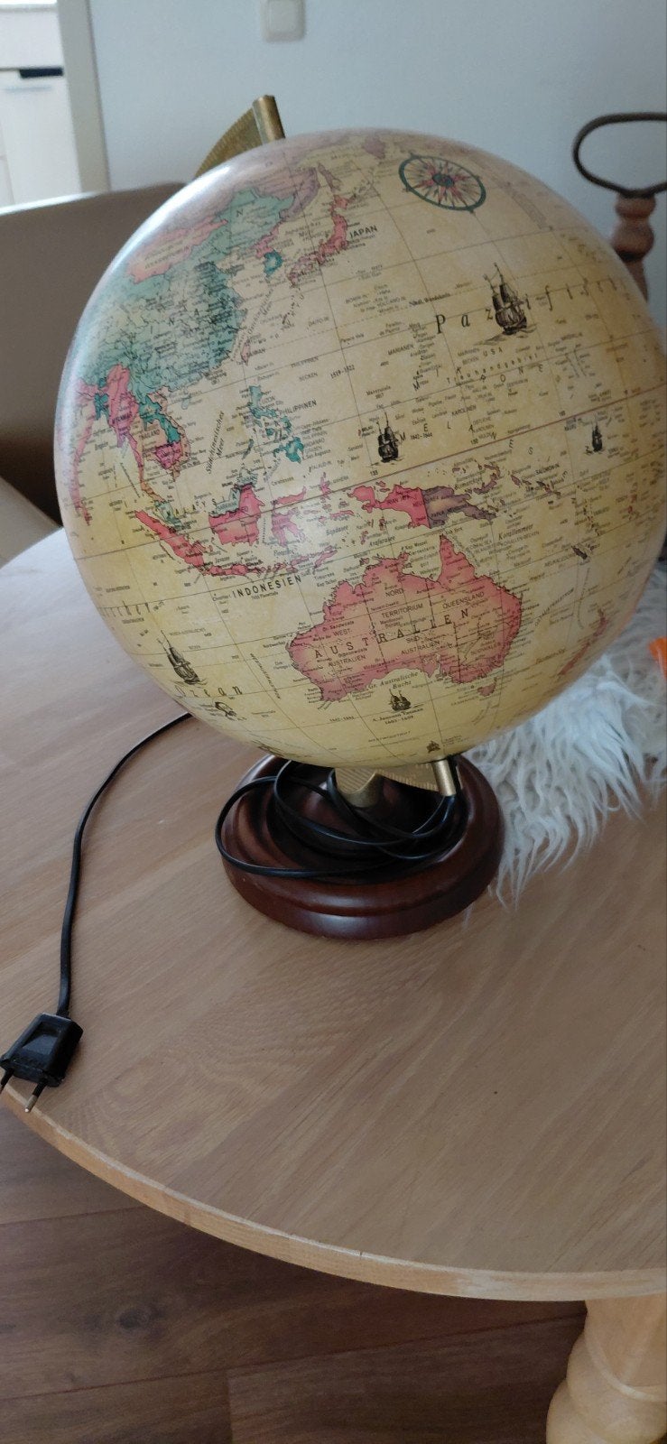 wereldbol met verlichting, Ophalen
