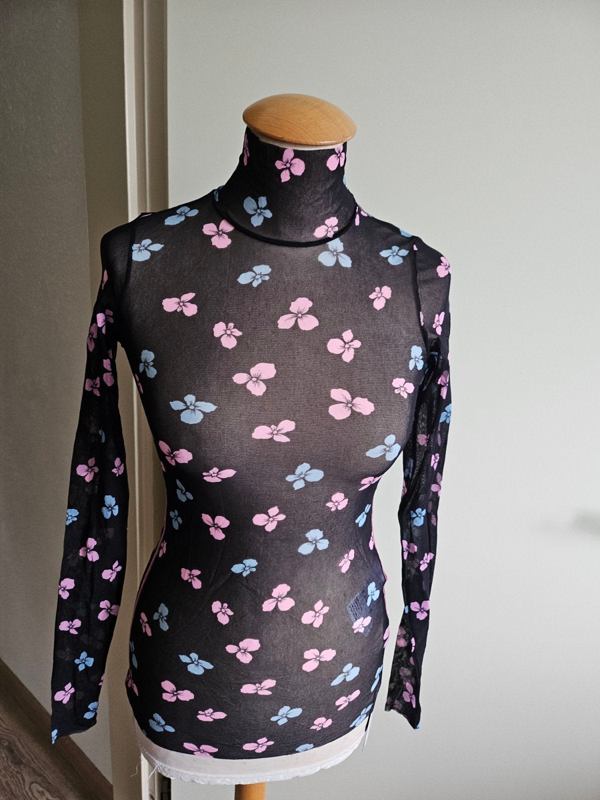 Marccain top met bloemenprint en col, Zwart, Nieuw, Ophalen of Verzenden, Lange mouw