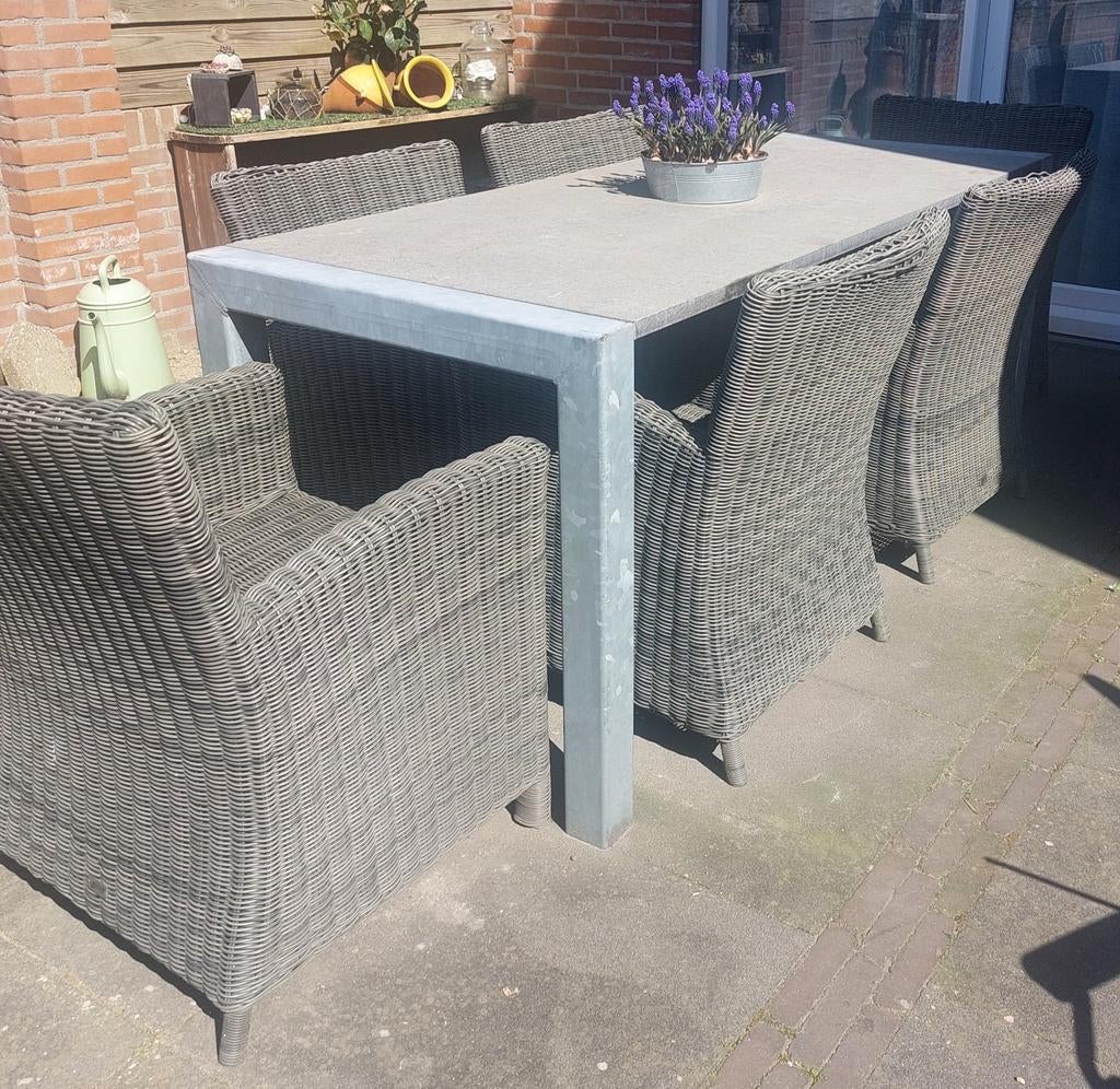 Robuuste tuintafel met een massief natuurstenen blad, Tuin en Terras, Tuintafels, Ophalen, Gebruikt, Rechthoekig