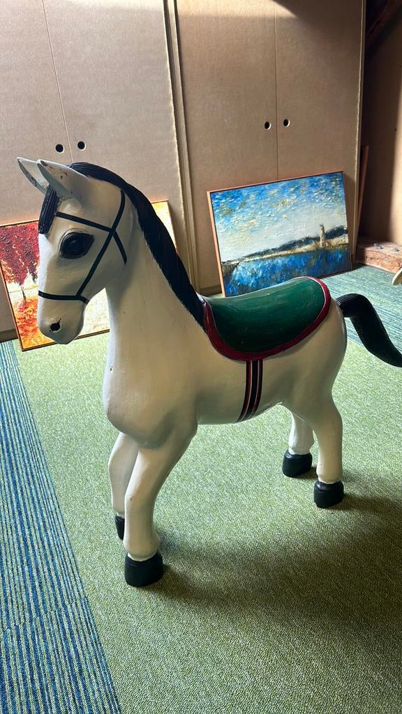 Massief houten paard, Ophalen, Zo goed als nieuw