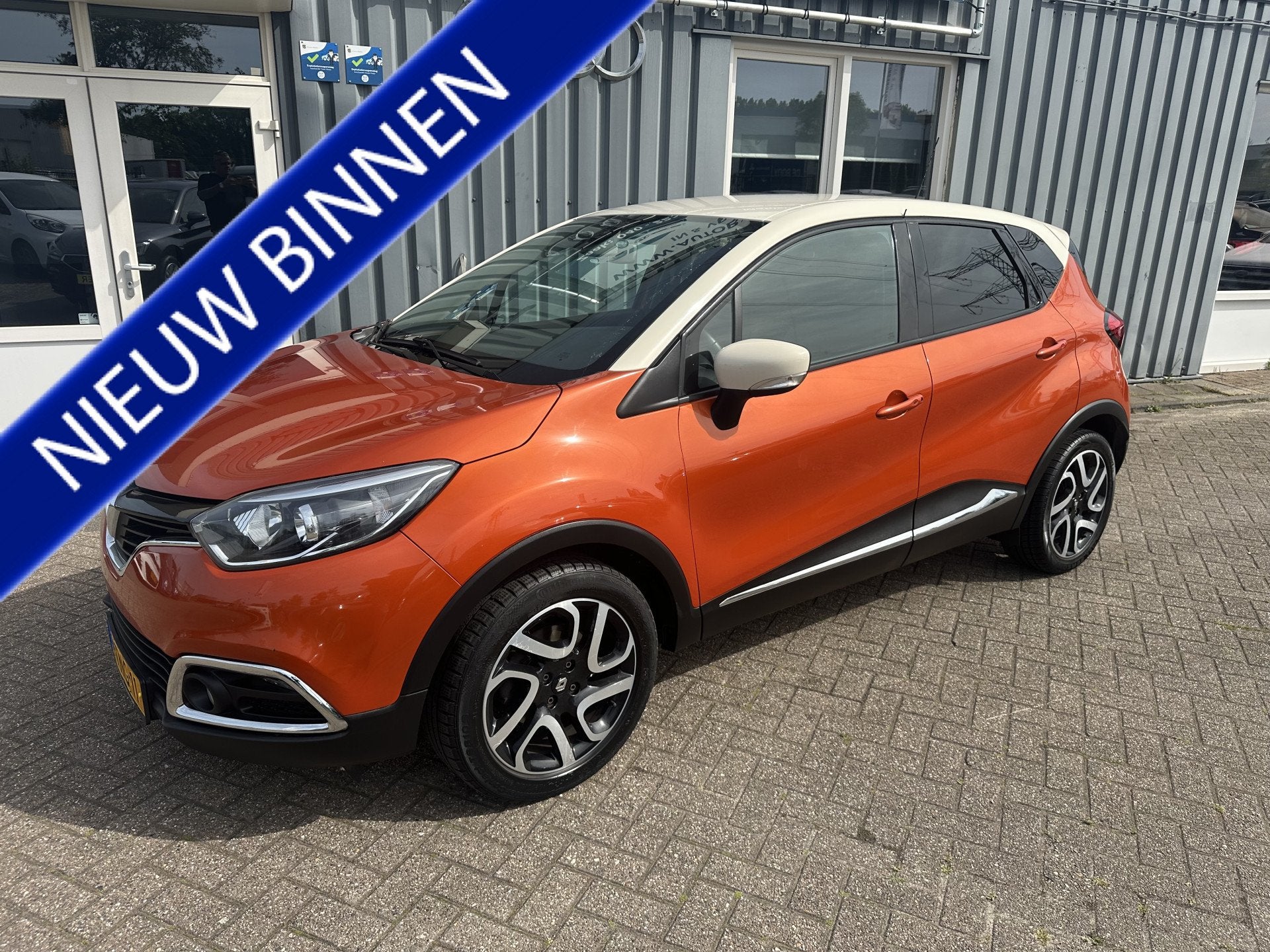 Renault Captur 1.5 dCi Dynamique (bj 2014, automaat), Auto's, Euro 5, Stof, Gebruikt, Zwart