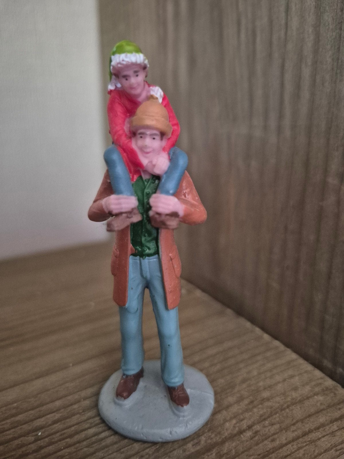 Lemax figuur 14 kerstdorp kersthuisjes, Ophalen of Verzenden, Zo goed als nieuw