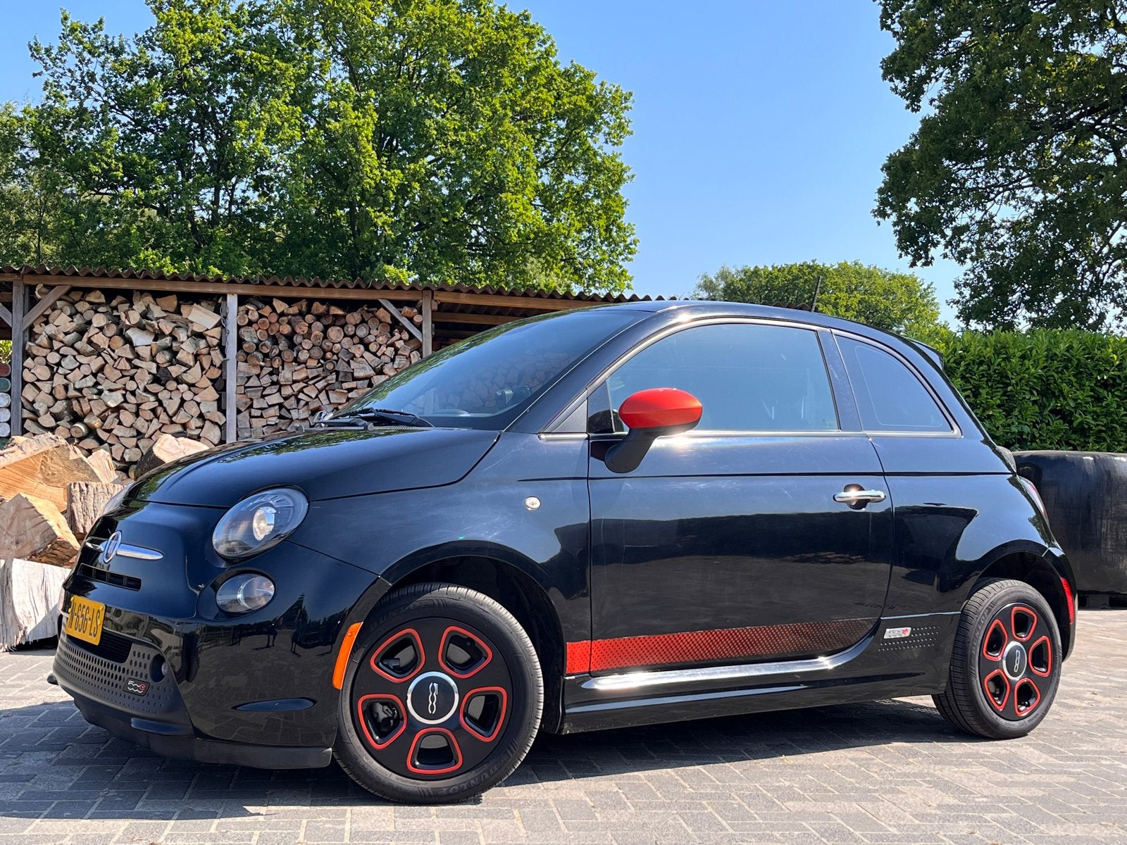 Fiat 500e Sport / Zwart / mooi / lage km’s 55.950km, Auto's, Zwart, 4 stoelen, Leder en Stof, Elektrisch