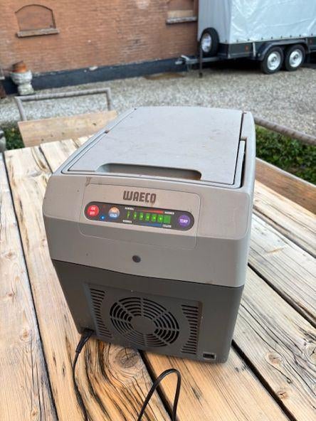 Waeco koelbox grijs kan ook verwarmen koelboxje, Caravans en Kamperen, Ophalen, Gebruikt, Koelbox, Elektrisch
