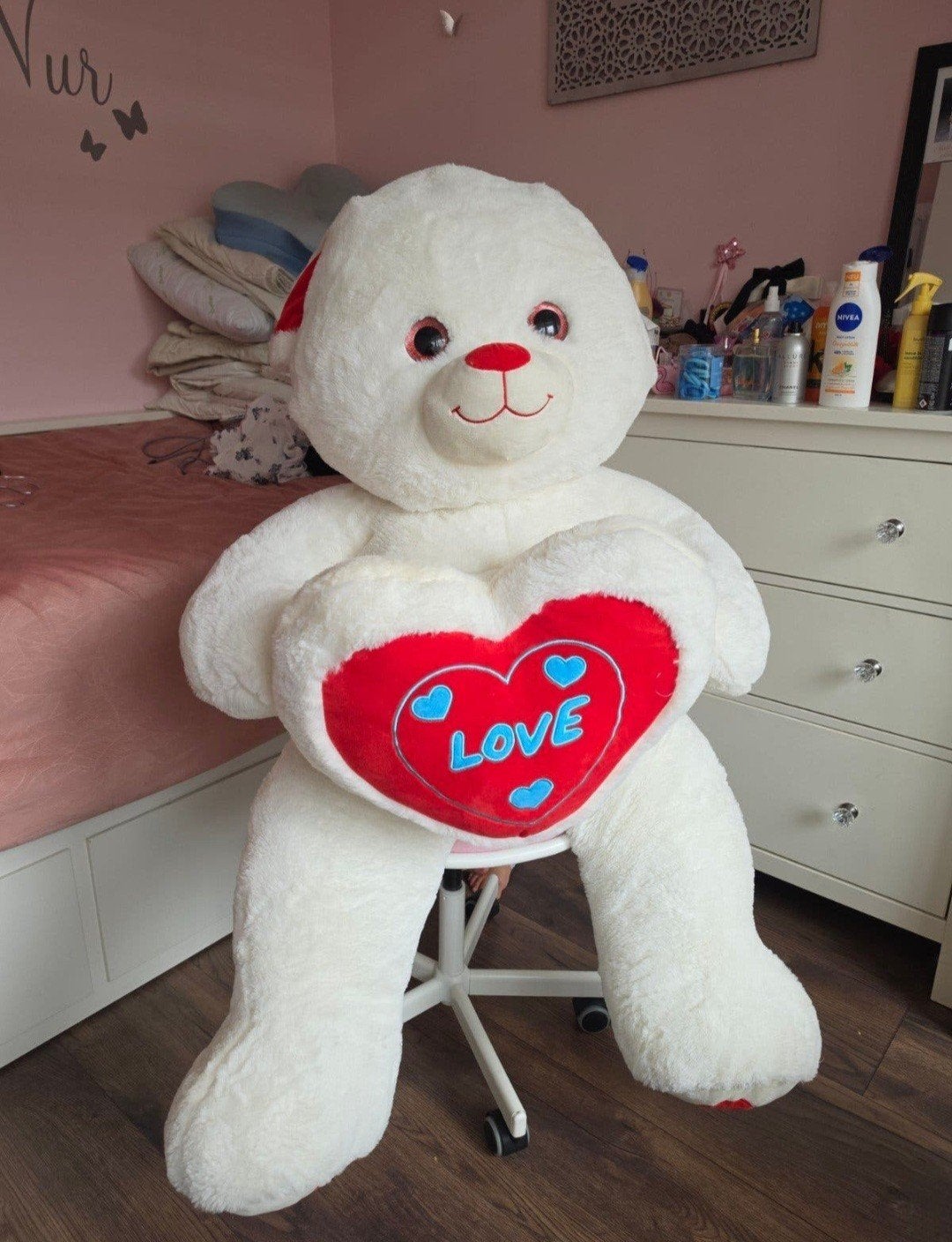 Grote witte teddybeer met rood hart - NIEUW, Beer, Nieuw, Ophalen of Verzenden, Met kleding of accessoire
