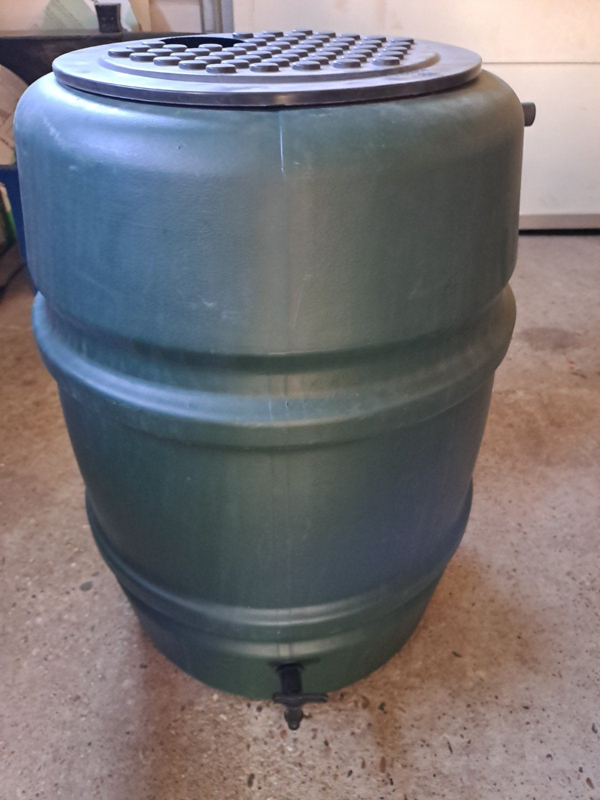 regenton 140 liter nieuwstaat, Ophalen, Kunststof, Met kraantje, 75 tot 150 liter