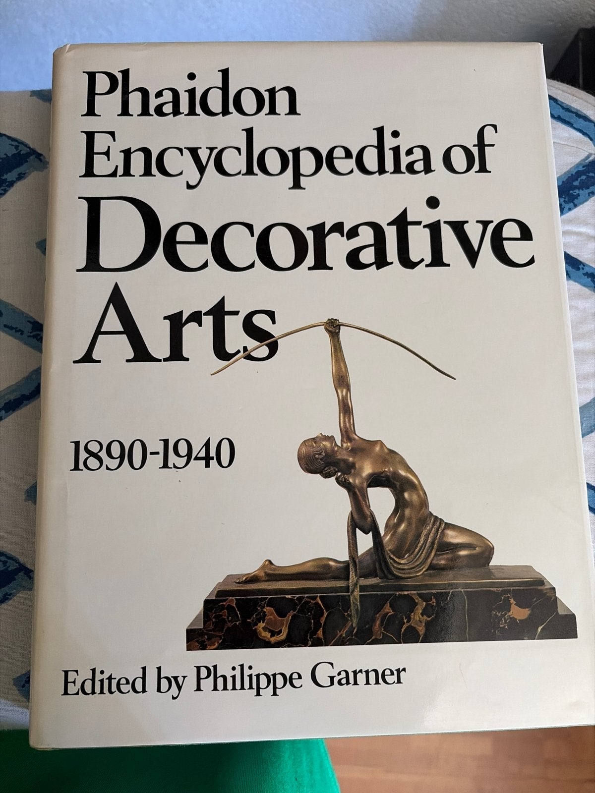 Phaidon Encyclopedia of Decorative Arts 1890-1940, Ophalen of Verzenden, Zo goed als nieuw, Overige onderwerpen