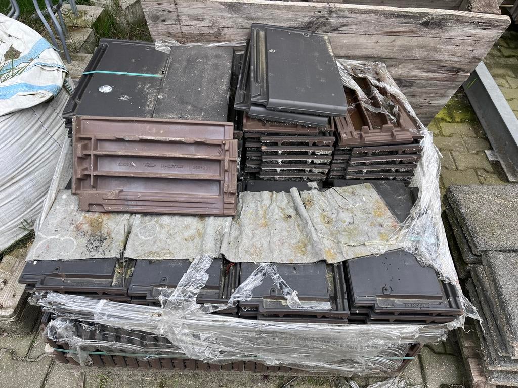 Creaton Visio dakpan Matzwart engobe (100 stuks), Doe-het-zelf en Verbouw, Dakpannen en Dakbedekking, Ophalen, Steen of Klei, Zwart