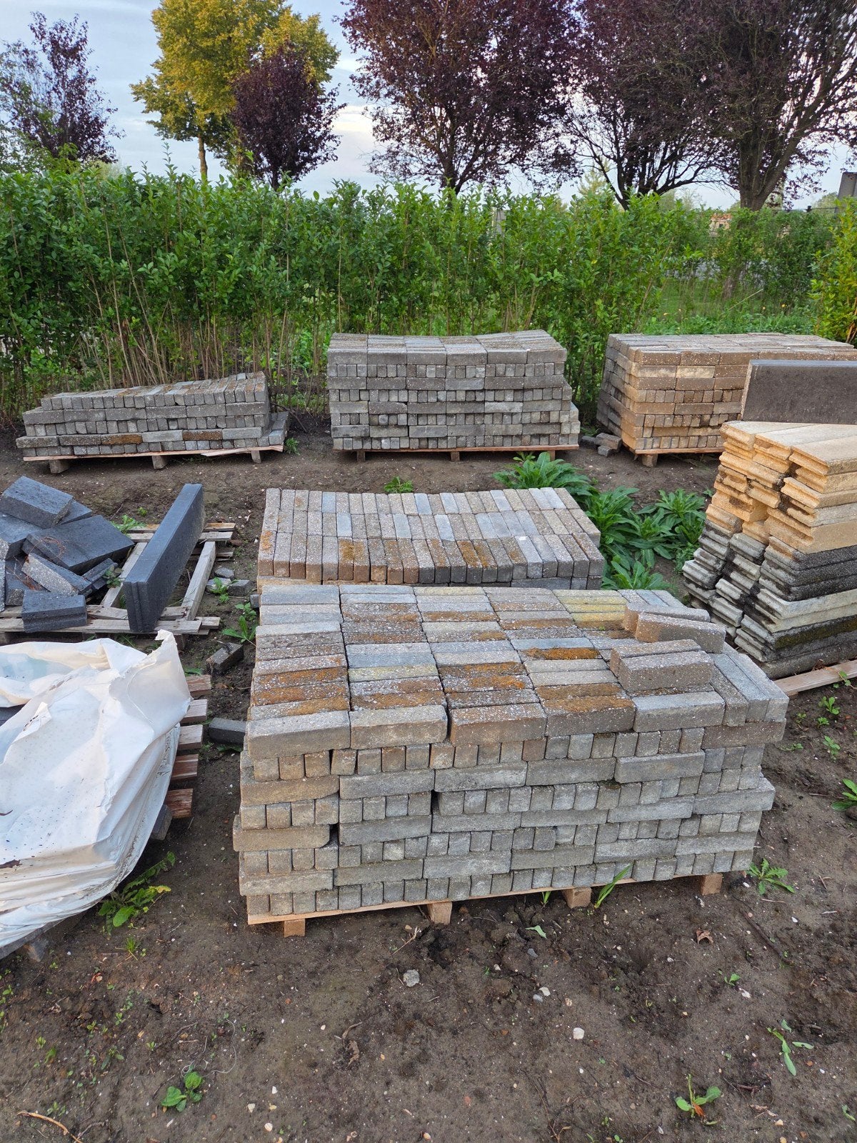 25 m2 waaltjes op pallet, direct af te halen, Tuin en Terras, Tegels en Klinkers, Ophalen, Gebruikt, Beton, Klinkers