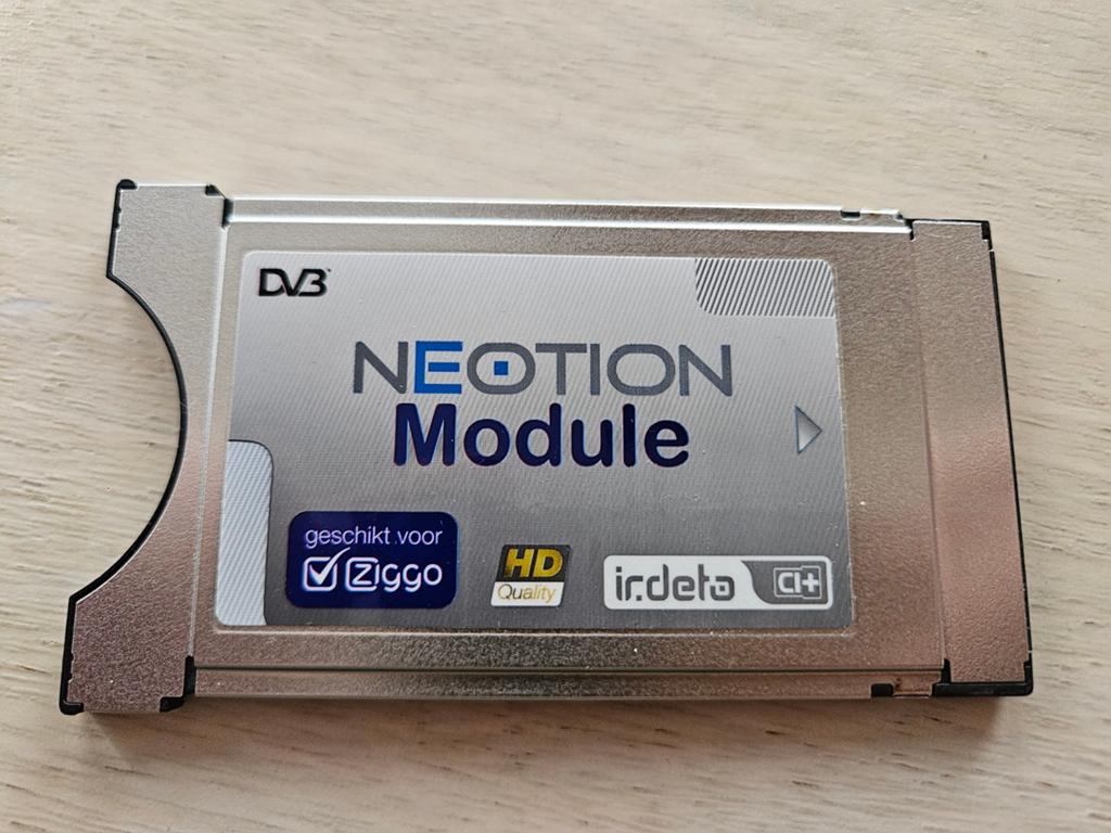 Neotion CI+ Module Ziggo Irdeto HD Quality, Ophalen of Verzenden, Gebruikt, Decoder